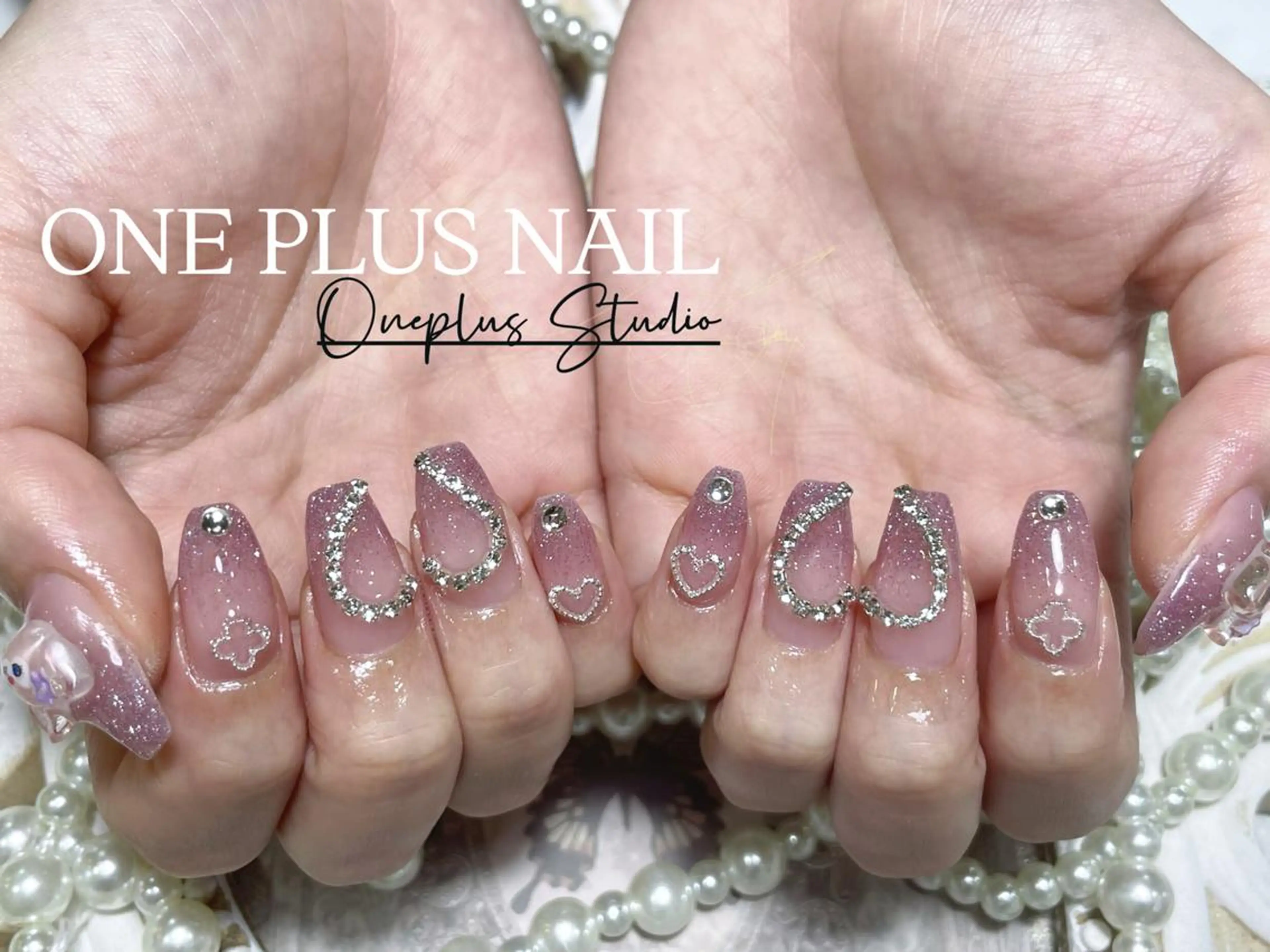 ネイル アートネイル オーロラネイル ガーリー キラキラネイル 韓国ネイル One plus StudioNailのネイルデザイン