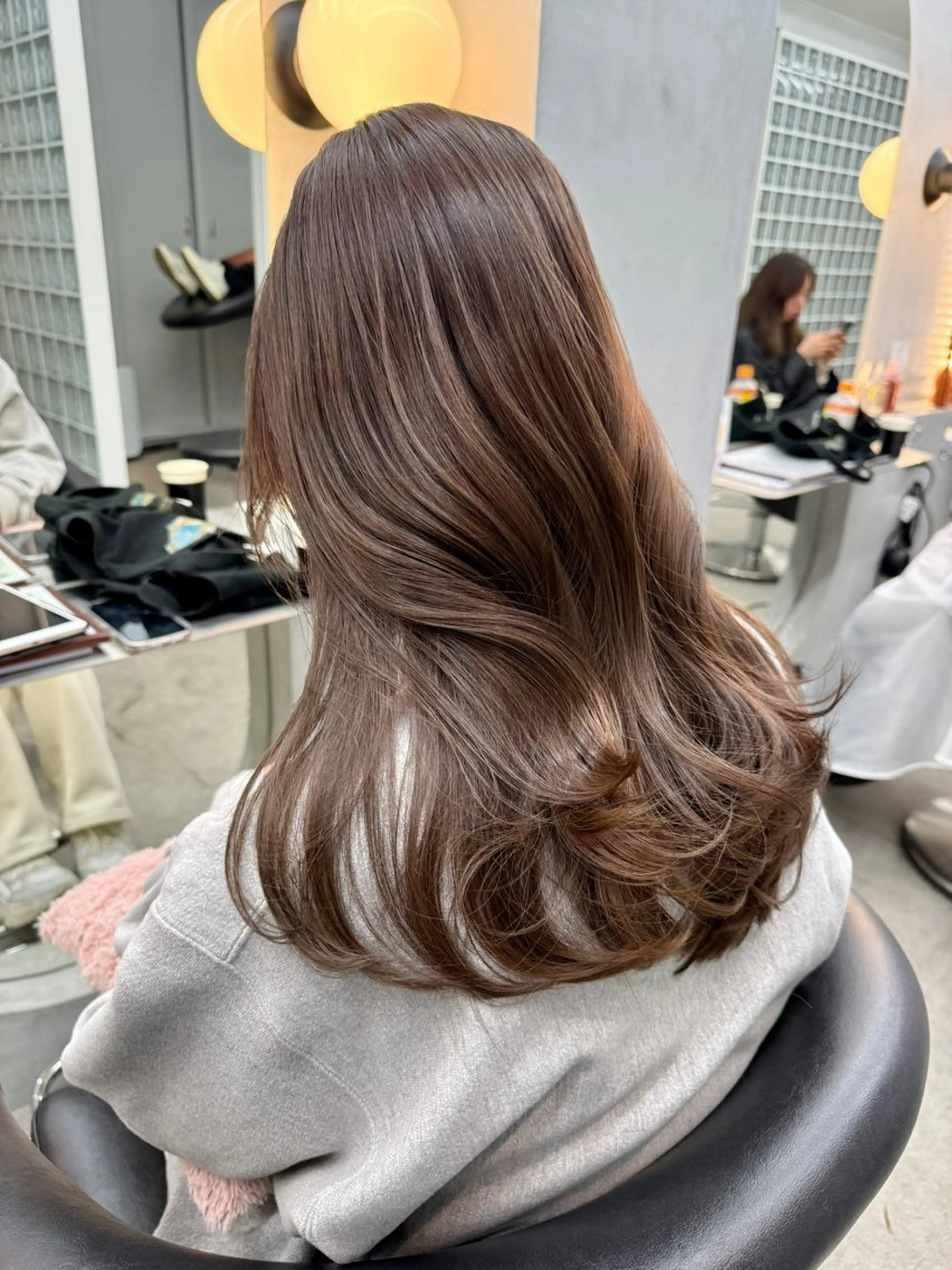 ミディアム カット ヘアカラー トリートメント 韓国ヘア/レイヤー/ 縮毛矯正🫧伊勢のヘアスタイル