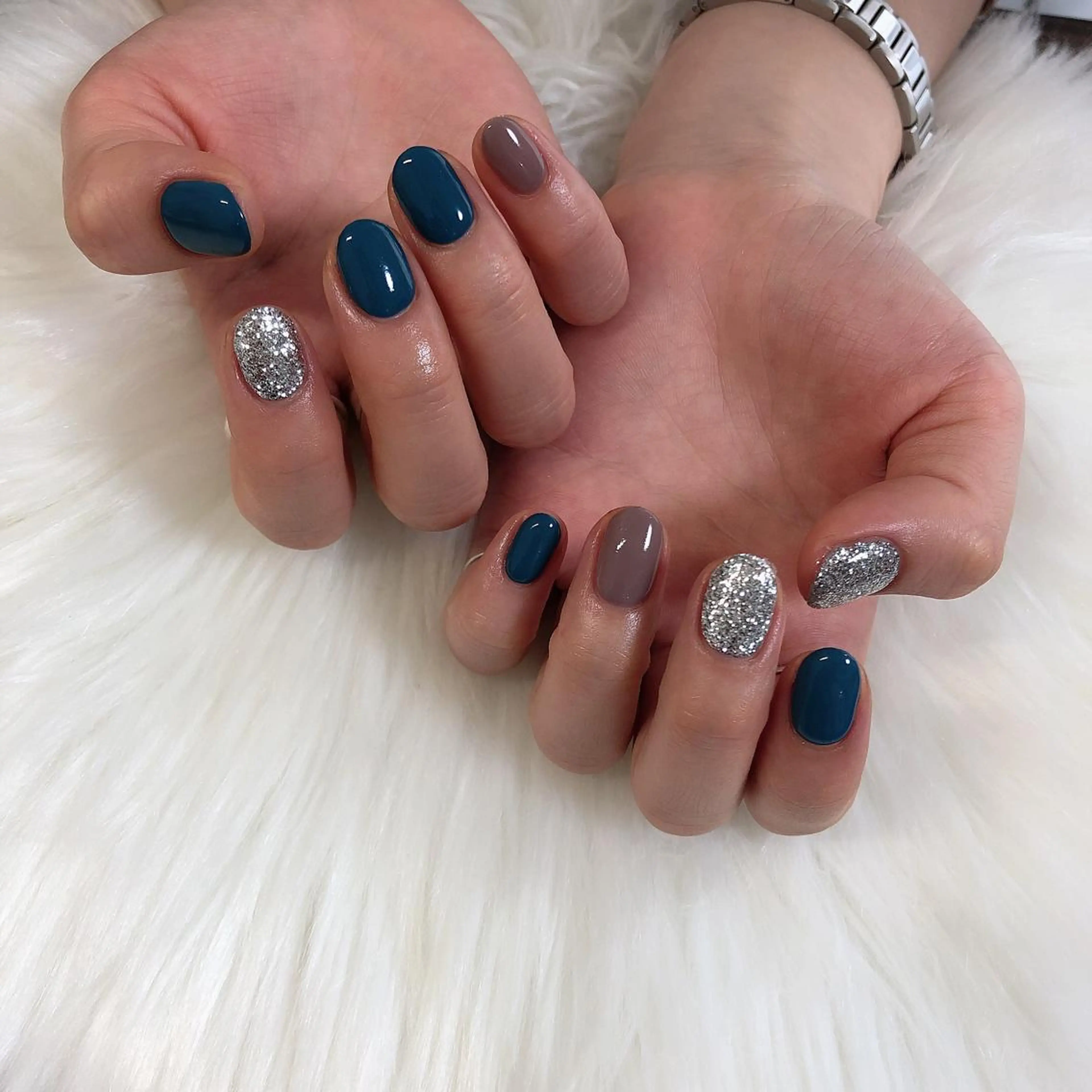 ネイル ハンドネイル 西岡 杏のネイルデザイン