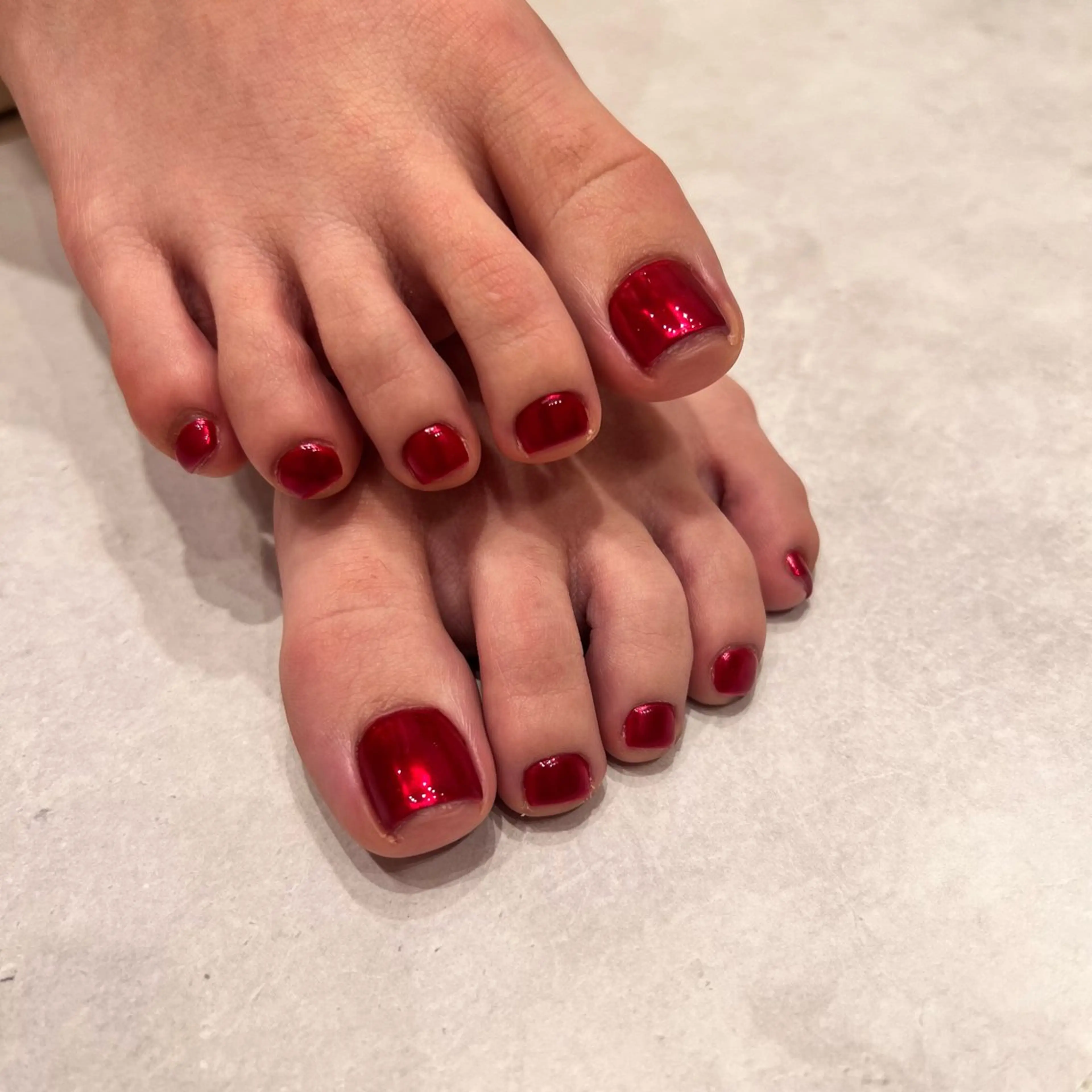 ネイル ミラーネイル 赤色 tricia表参道店所属・tricia表参道店 杉田 奈々のネイルデザイン