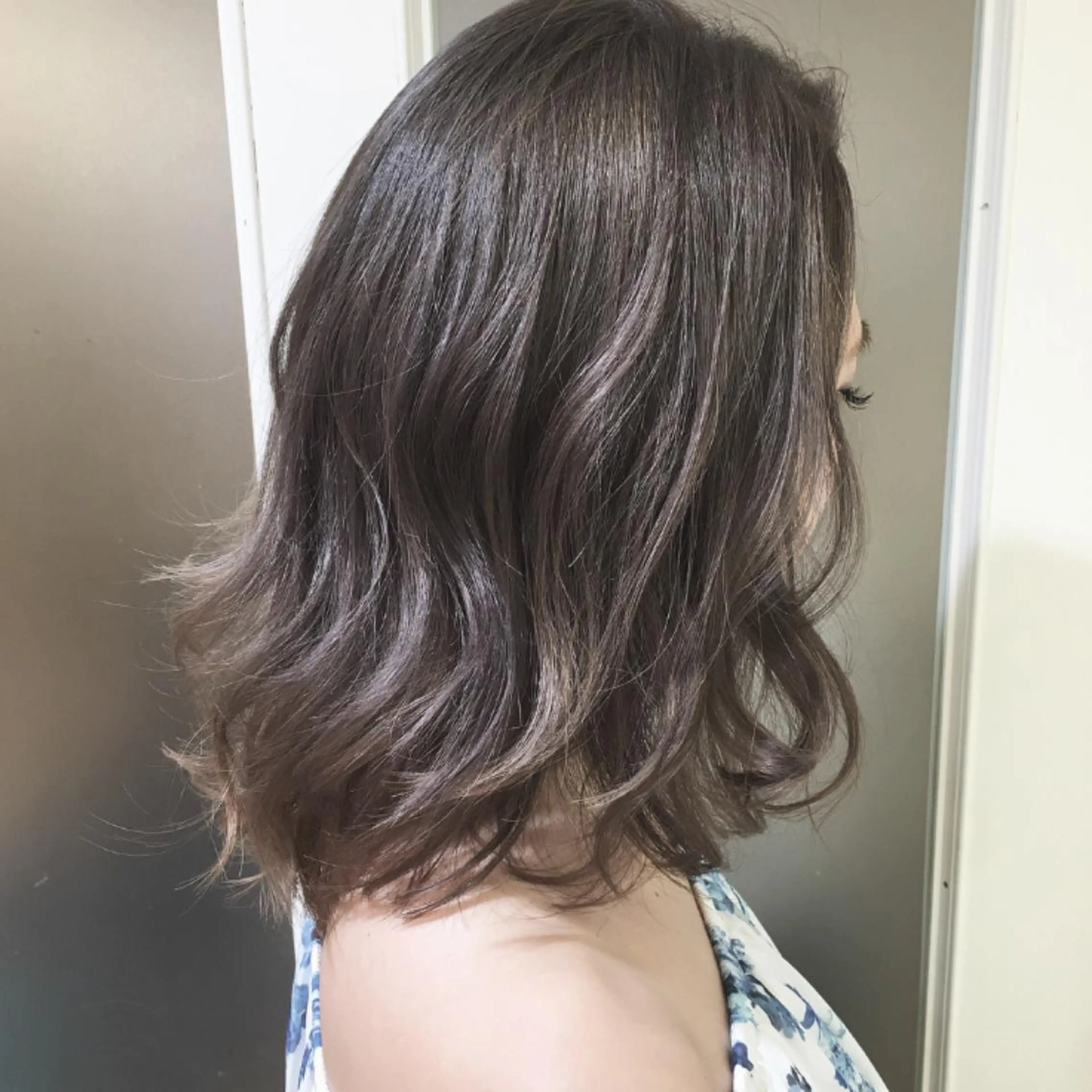 ミディアム カラー アッシュ 加藤 あやみのヘアスタイル