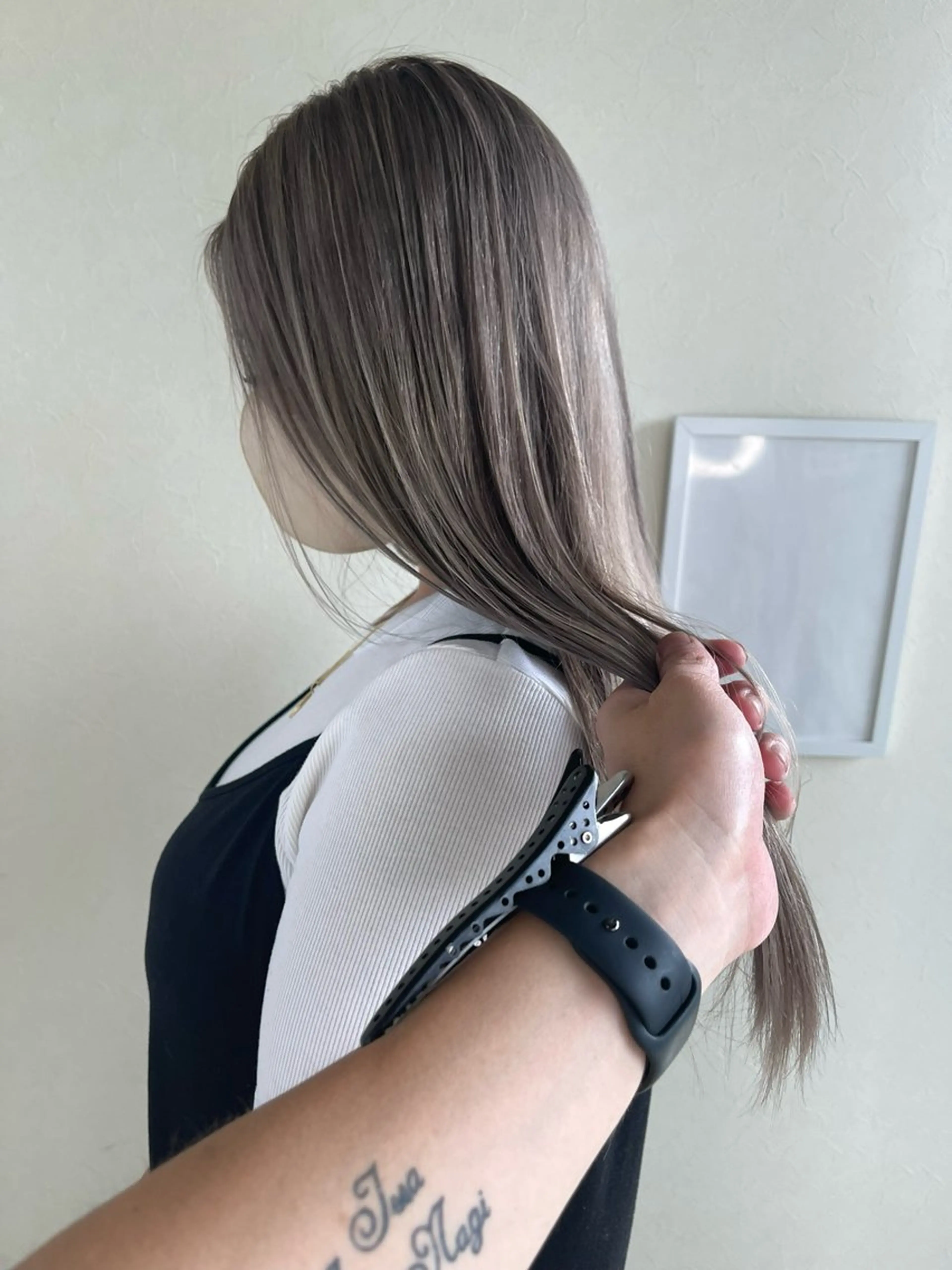 カット+ブリーチオンカラーの写真