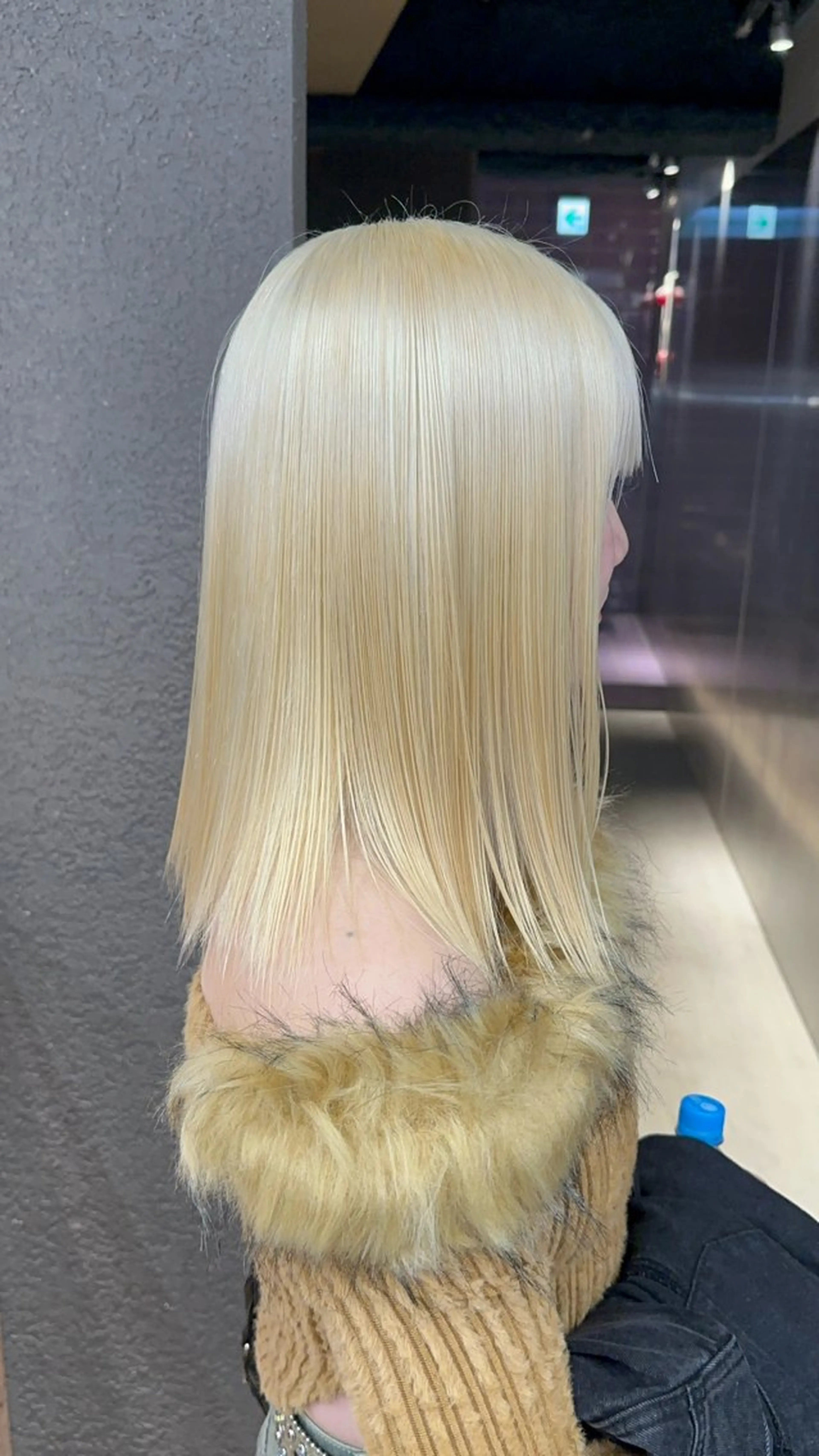 セミロング レイヤーカット トリートメント ハイトーン/ 縮毛矯正のヘアスタイル