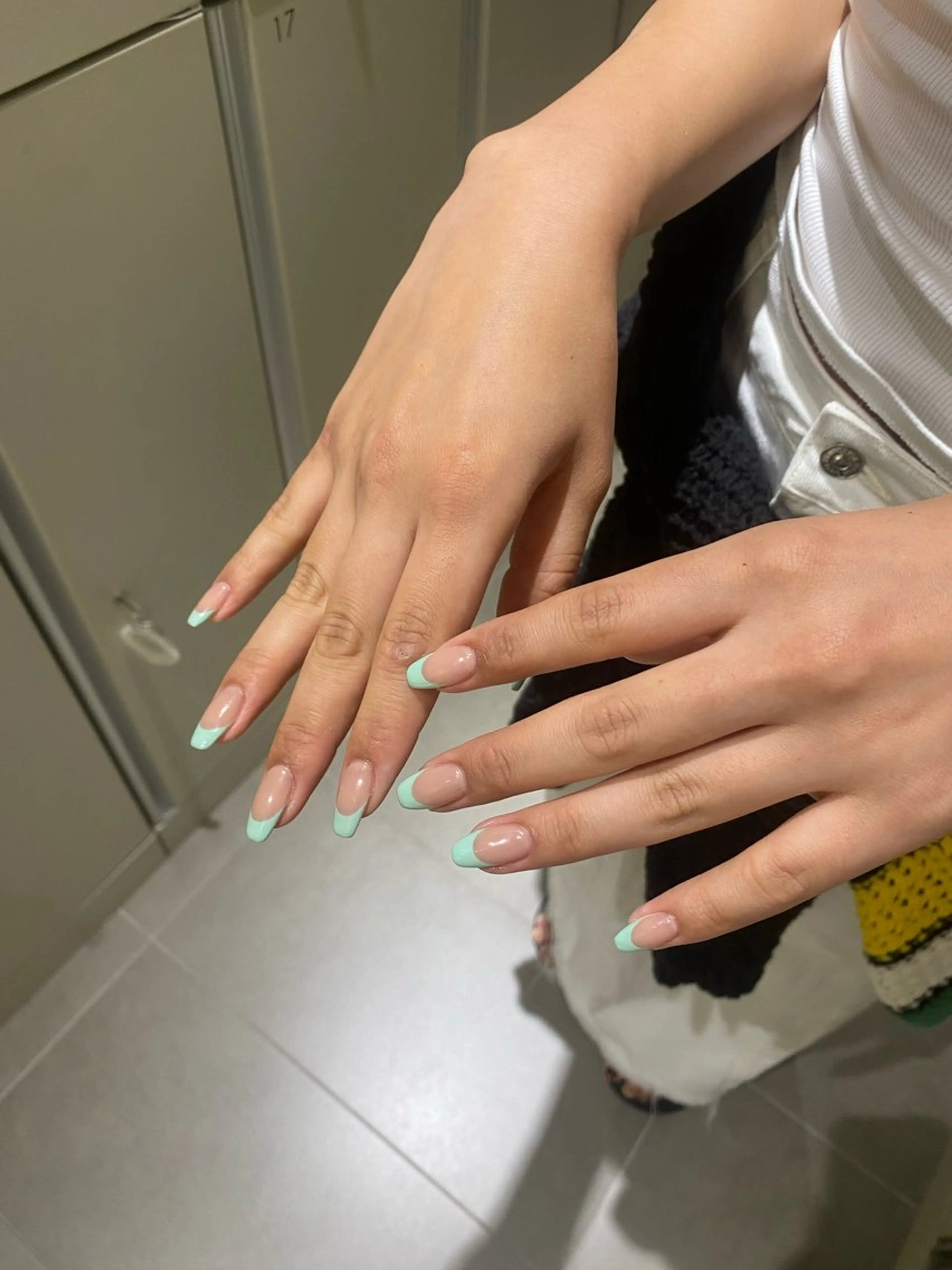 ネイル フレンチネイル グリーン WAVY airiのネイルデザイン