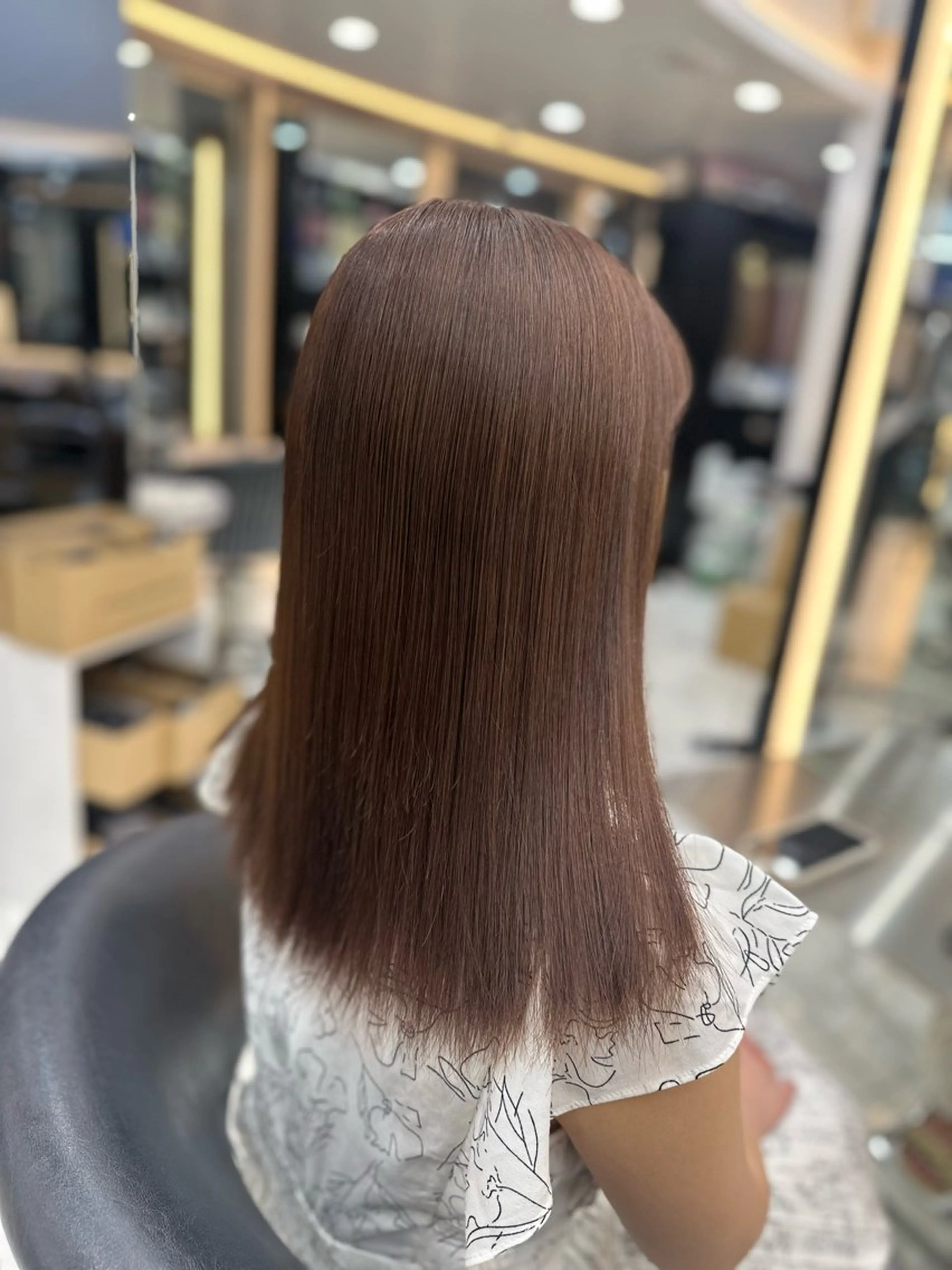 セミロング カラー ブリーチ ブラウンカラー チョコレートブラウン ヘアカラー トリートメント 【Lapis 渋谷本店】りかのヘアスタイル