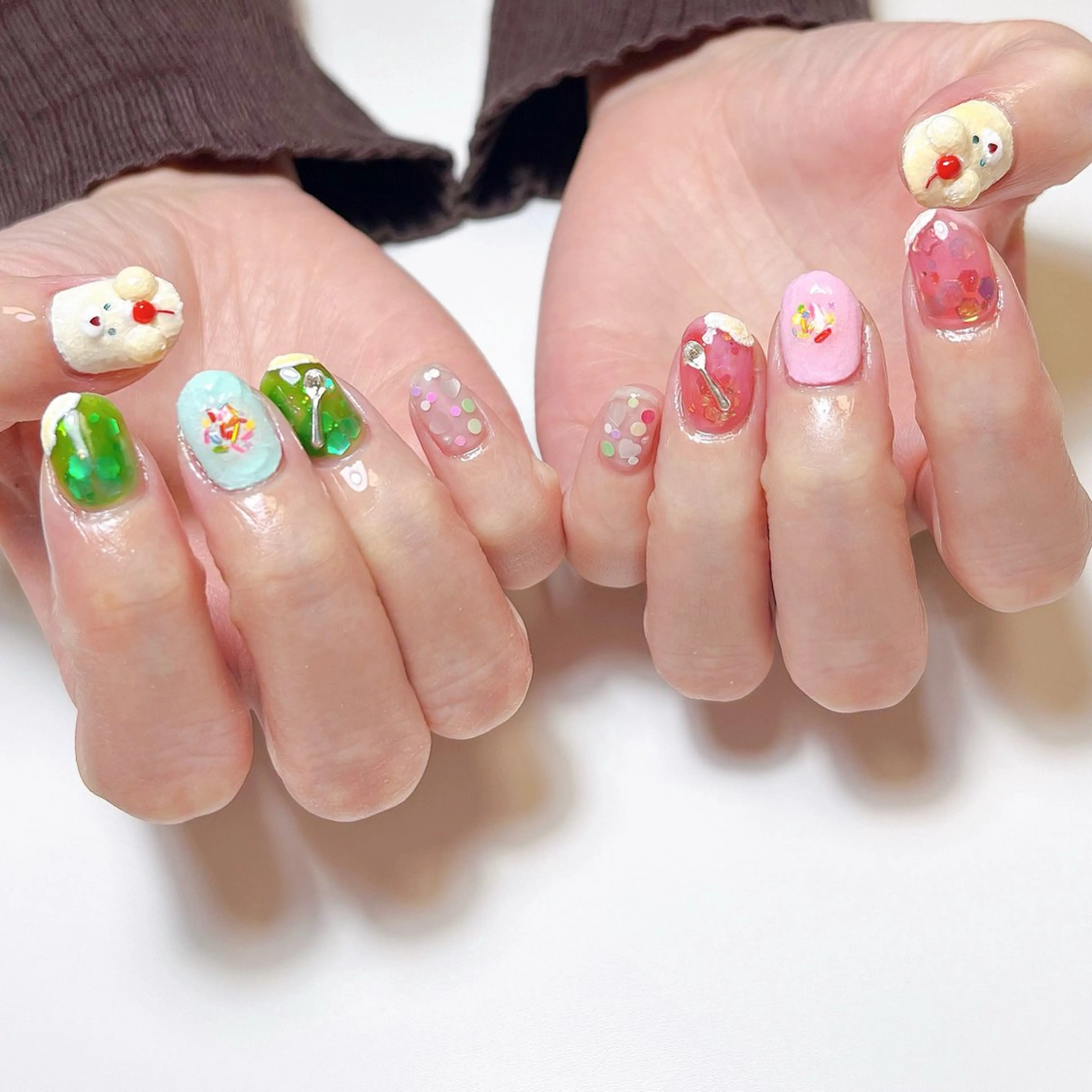 ネイル ハンドネイル いちごパフェ ゆいのネイルデザイン