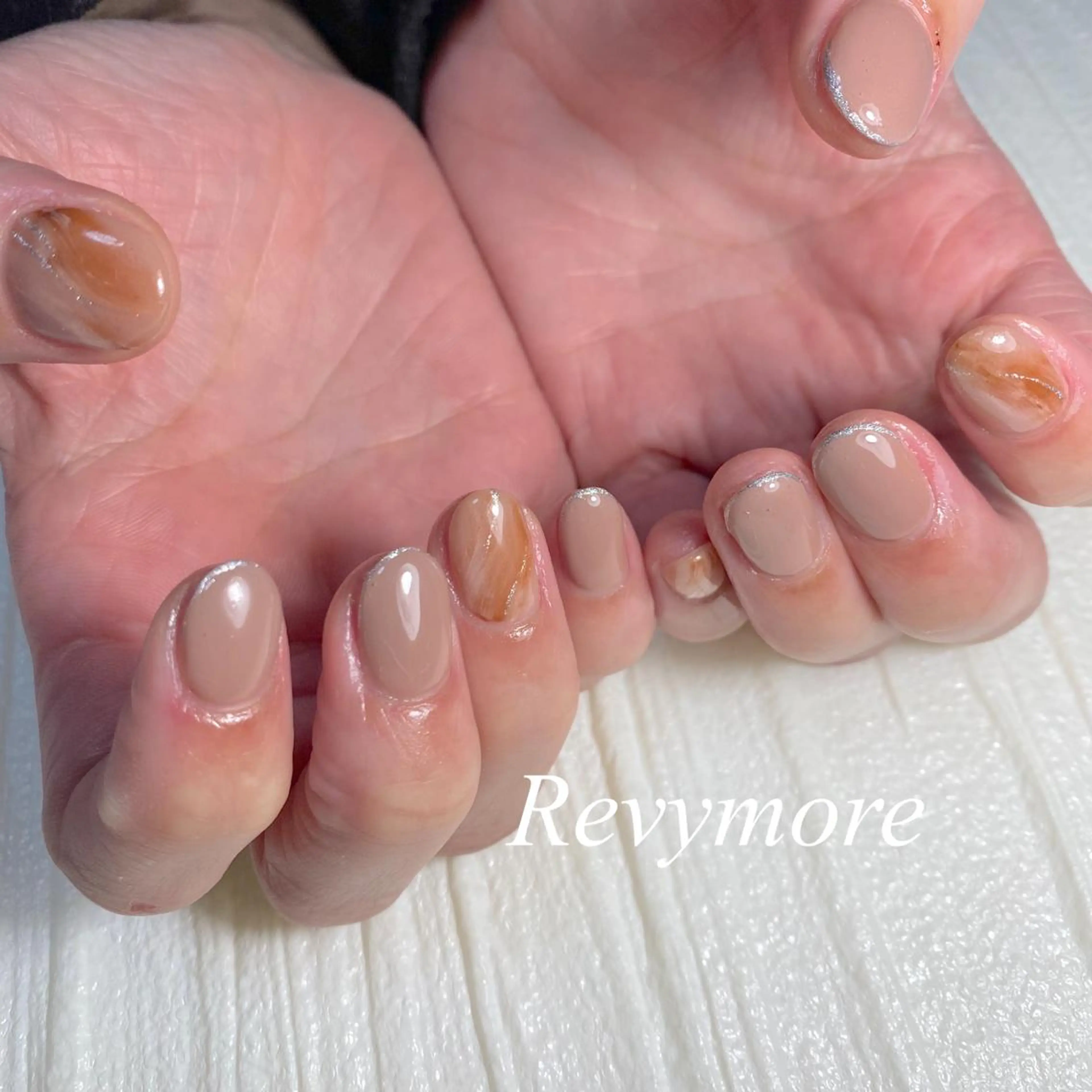 ショート ネイル フットネイル ジェルネイル ニュアンスネイル オフィスネイル シンプルネイル nail salon Revymore所属・nail salon Revymoreのネイルデザイン