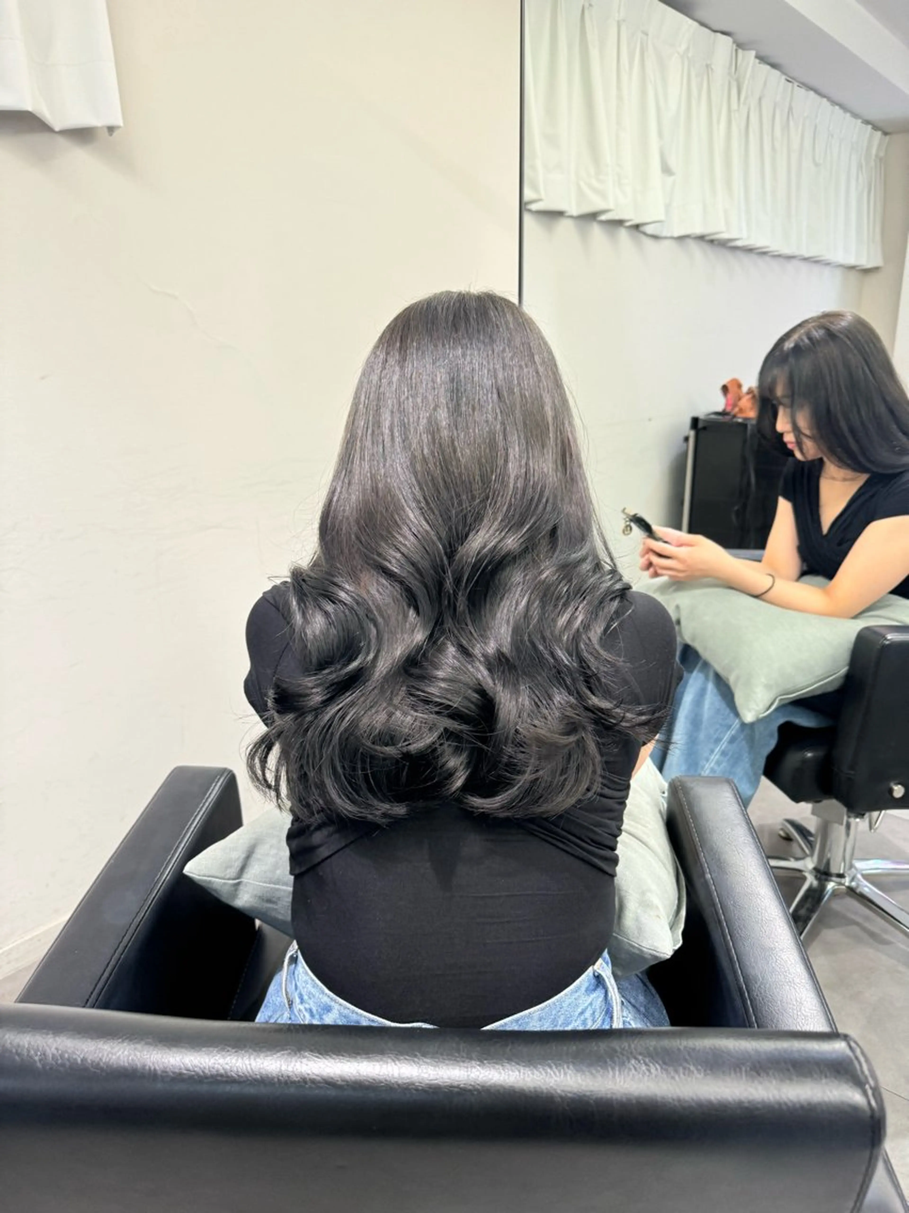 セミロング カラー AHNKISM所属・似合わせカット💎 トレンドレイヤーのヘアスタイル