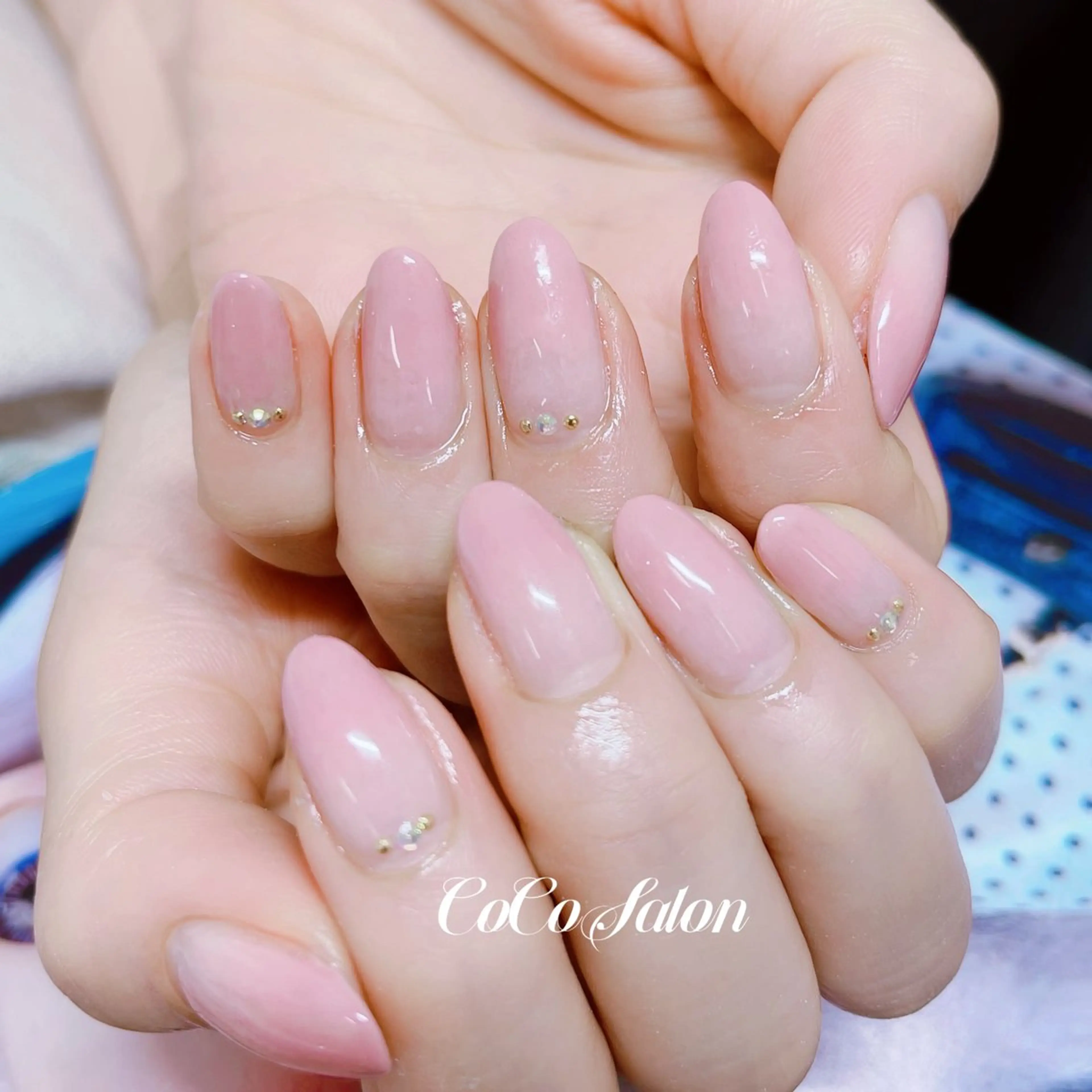 ネイル 長さ出し ジェルネイル グラデーション ラメ(グリッター) パラジェル ハンドネイル CoCoSalon ネイル/まつ毛予約のネイルデザイン