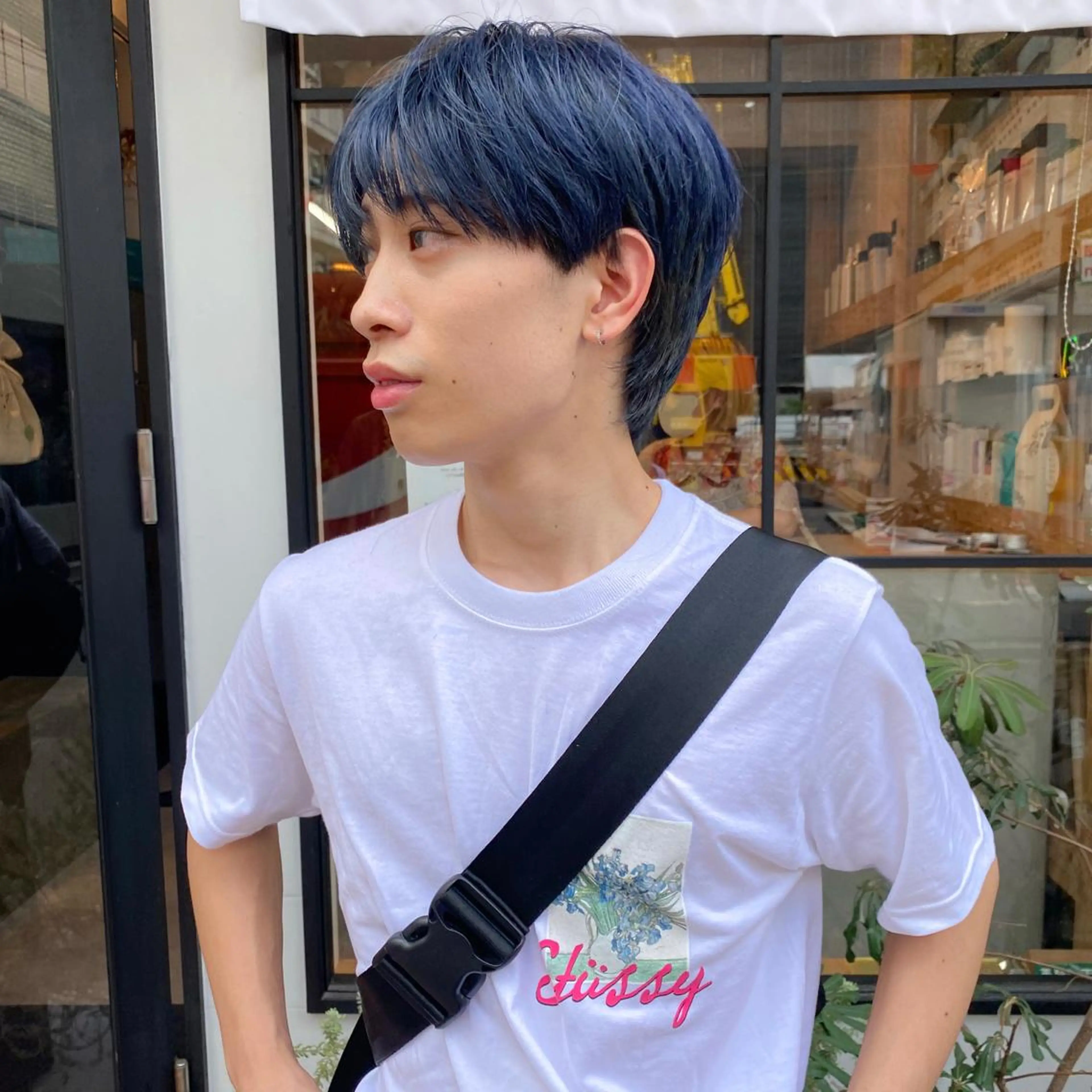 ショート カラー ブルーカラー ネイビーカラー ダウンパーマ 【sity.ザイク】のヘアスタイル