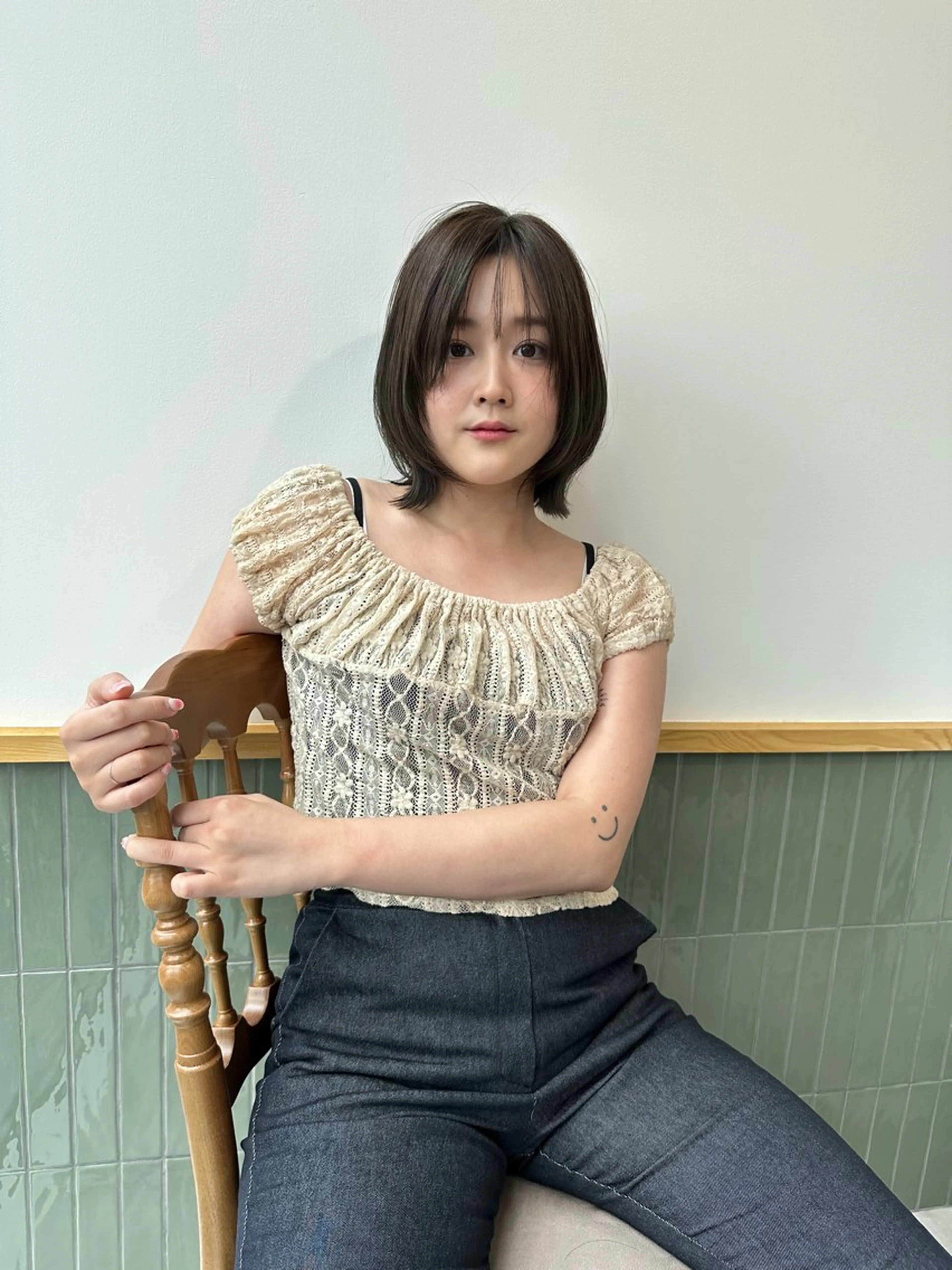 ミディアム カラー ボブ くびれヘア 外ハネヘア ブリーチなし/レイヤ ー特化🌈Tommyのヘアスタイル