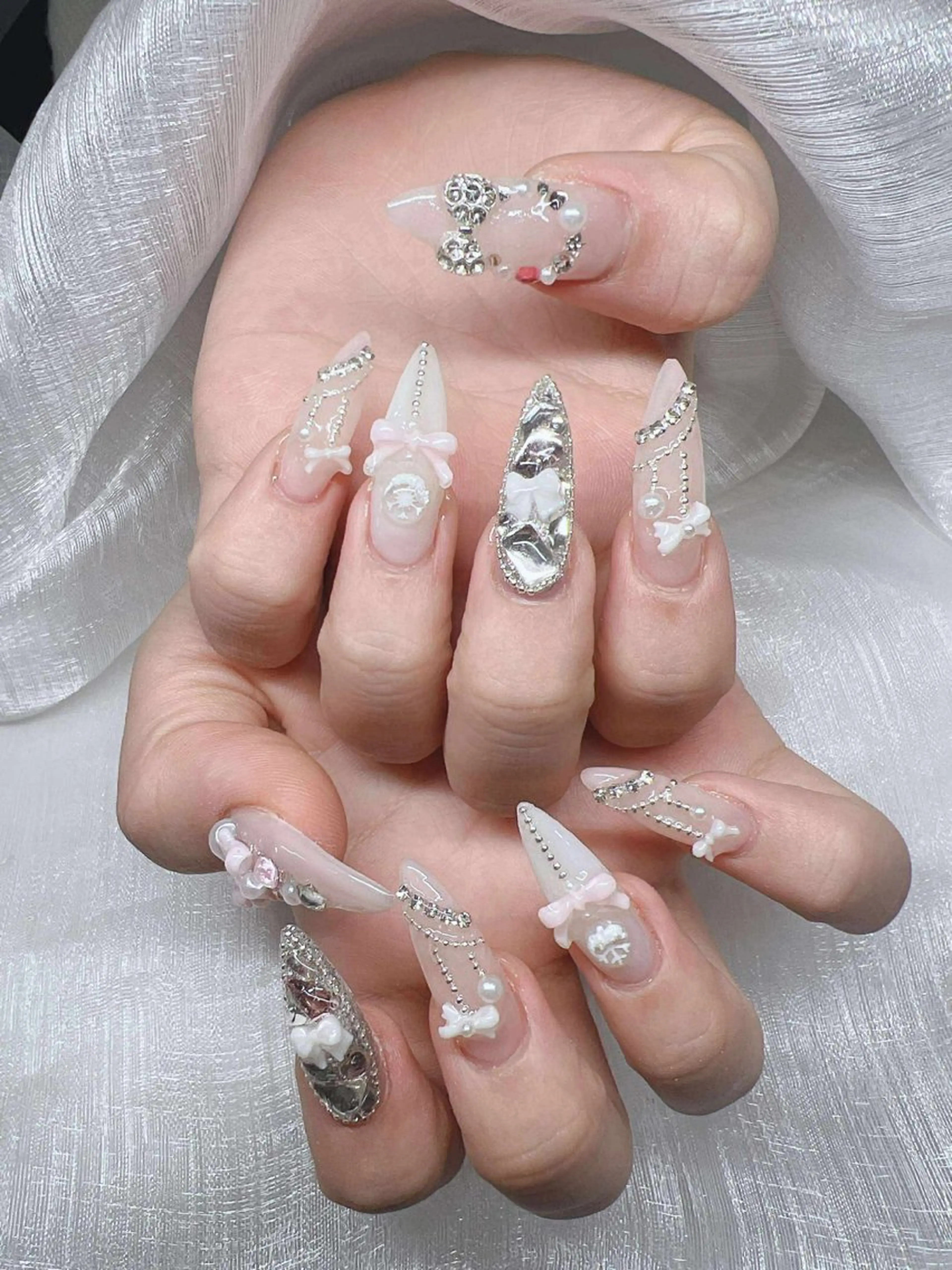 ネイル 長さ出し グラデーション 卒業式 キラキラネイル マグネットネイル ハンドネイル Lee Nailsのネイルデザイン