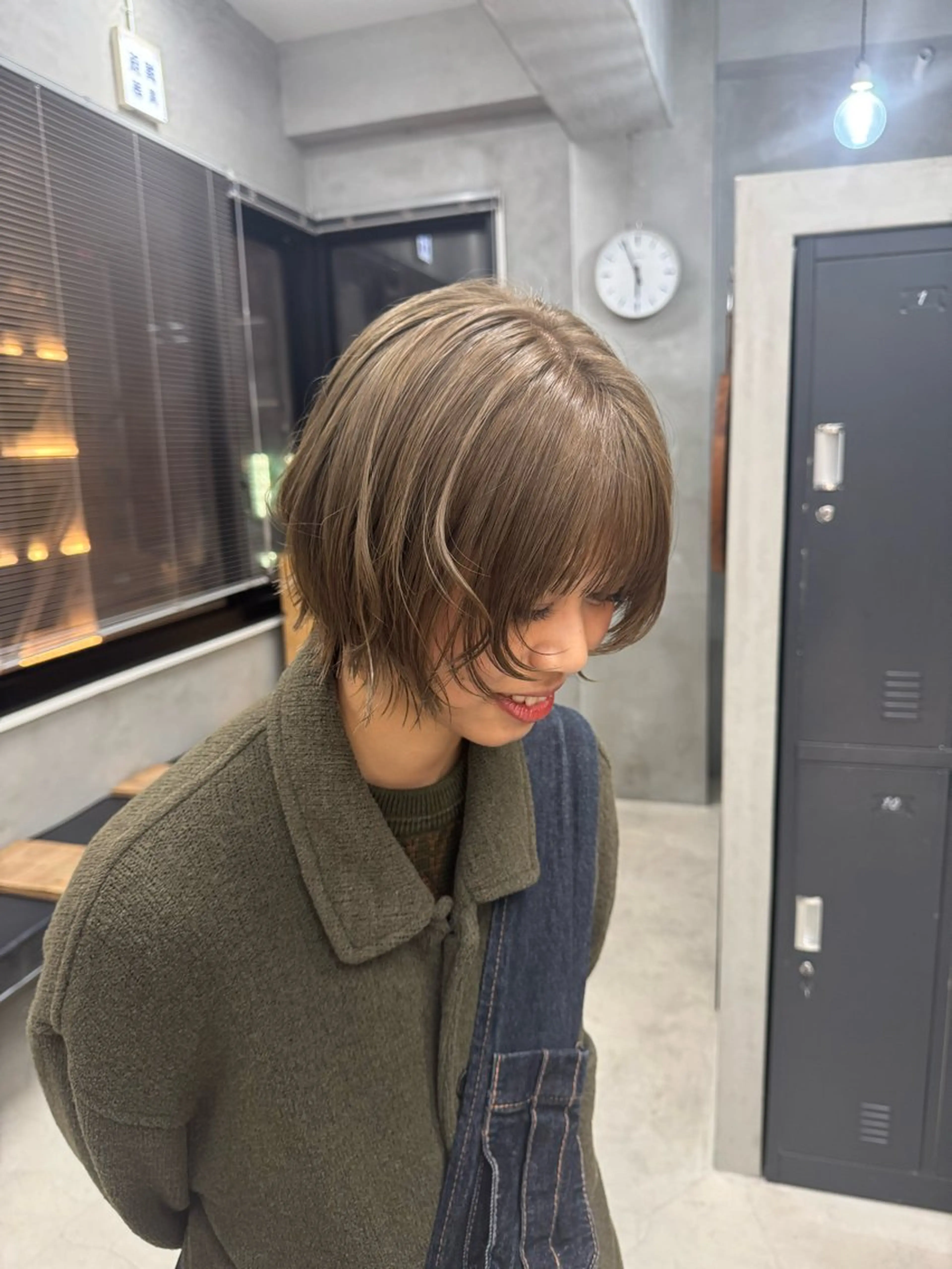 ショート カラー ベージュカラー オリーブベージュ tetohair ありもとみゆのヘアスタイル