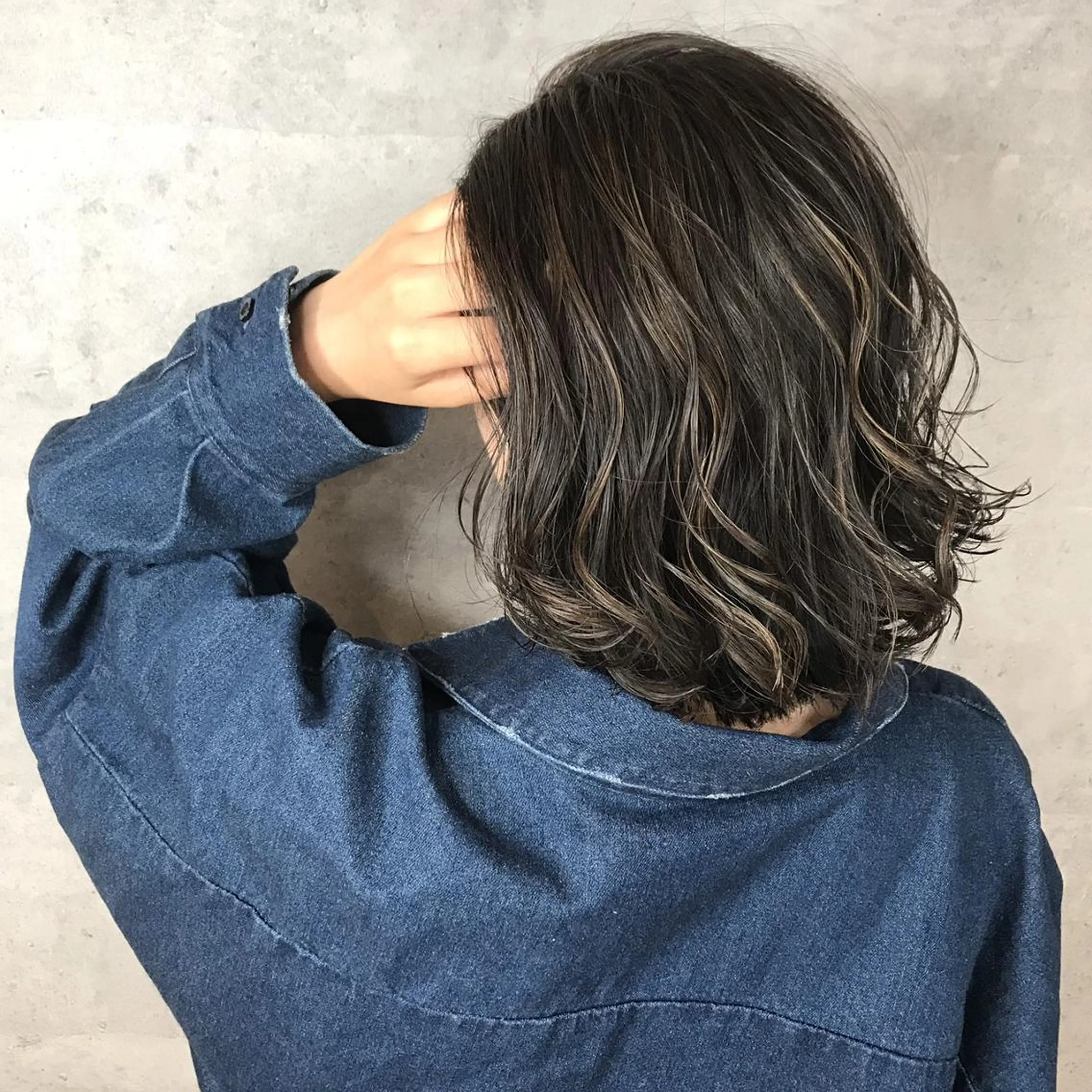 ショート カラー _WHITE 天王寺のヘアスタイル