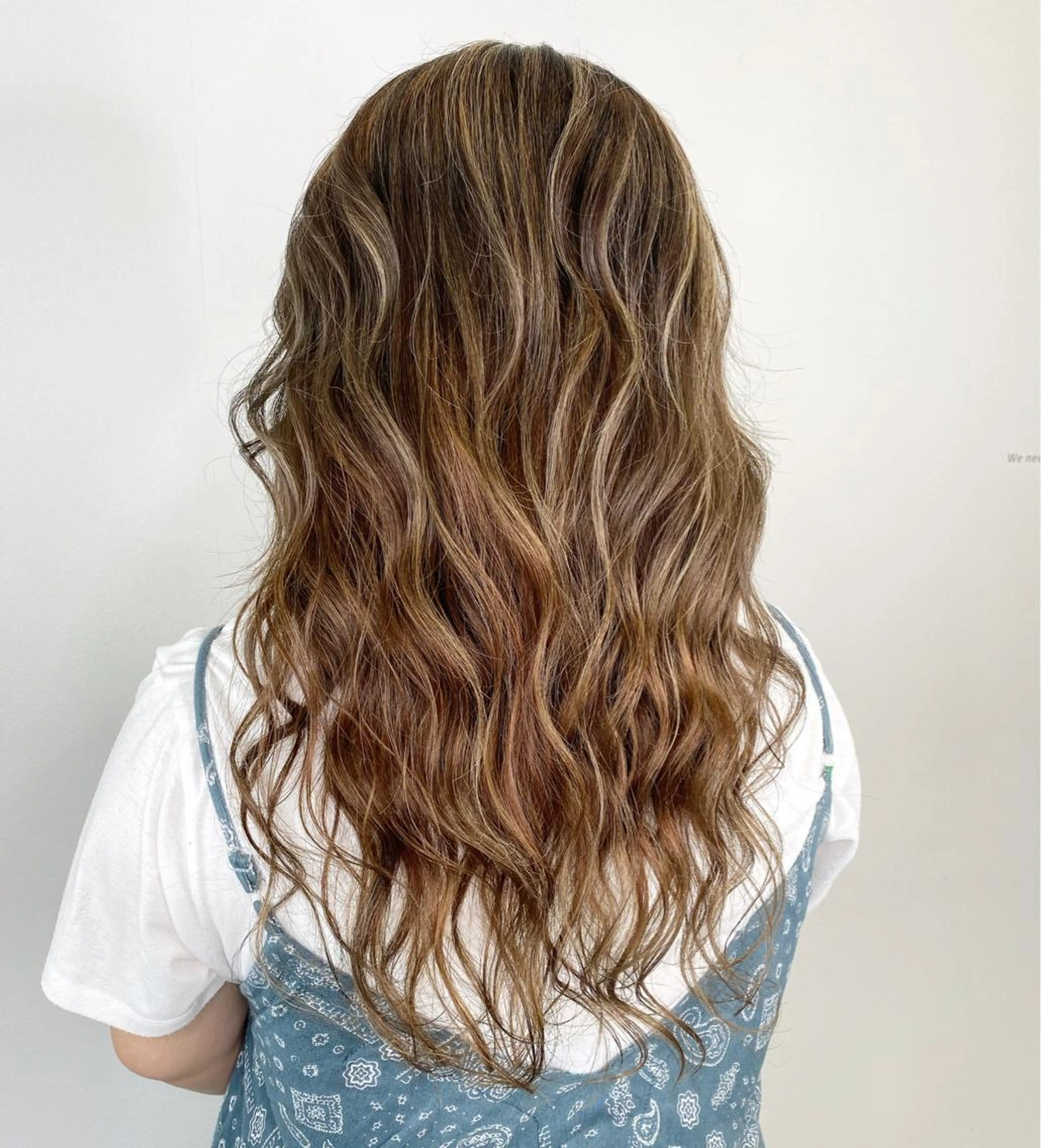 セミロング カラー ハイライトカラー ハイライト ヘアカラー トリートメント mahaloha千代田所属・大橋 輝久のヘアスタイル