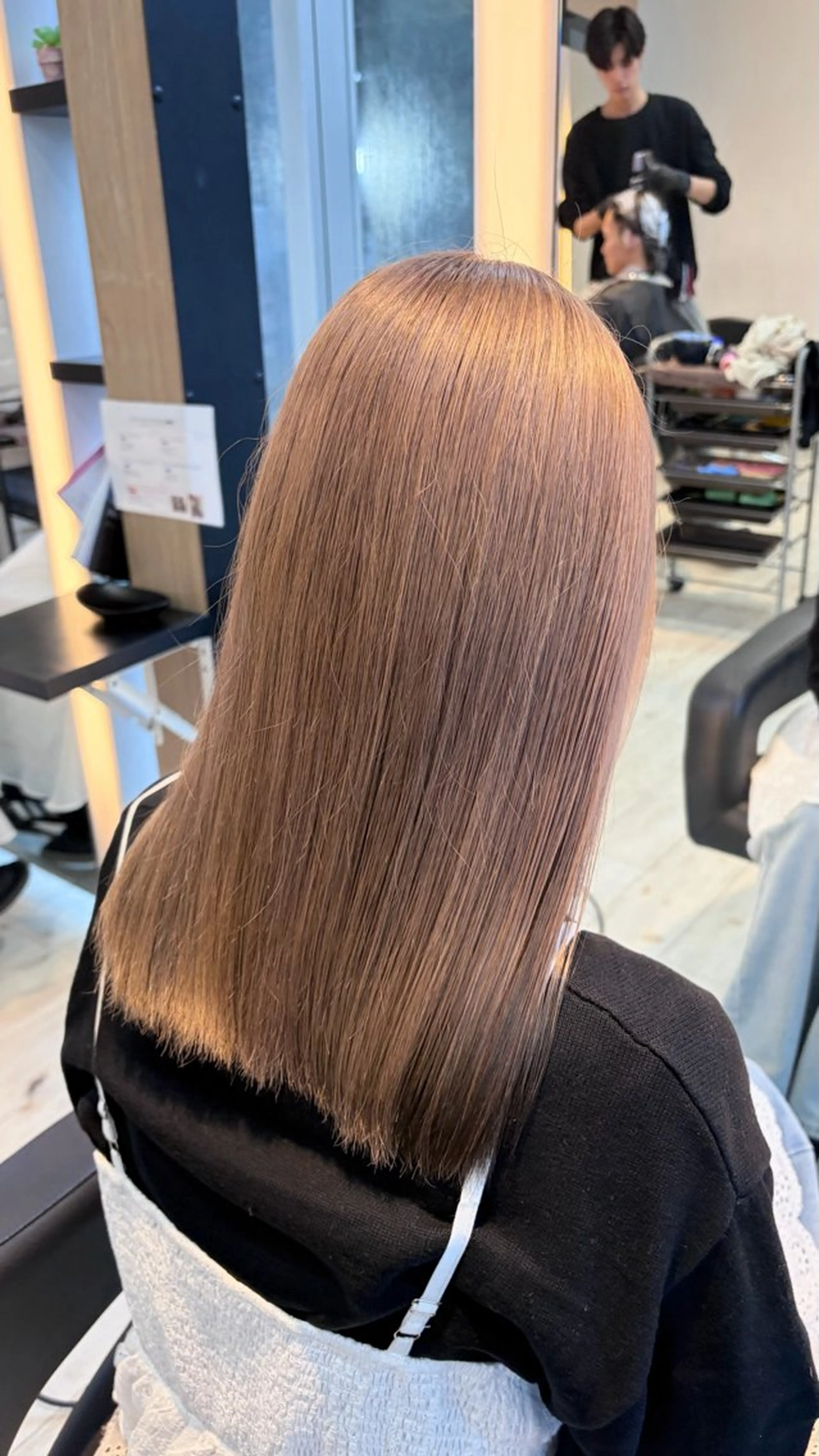 ミディアム カラー カット ヘアカラー トリートメント ブリーチ/髪質改善/ ハイトーン/暖色のヘアスタイル