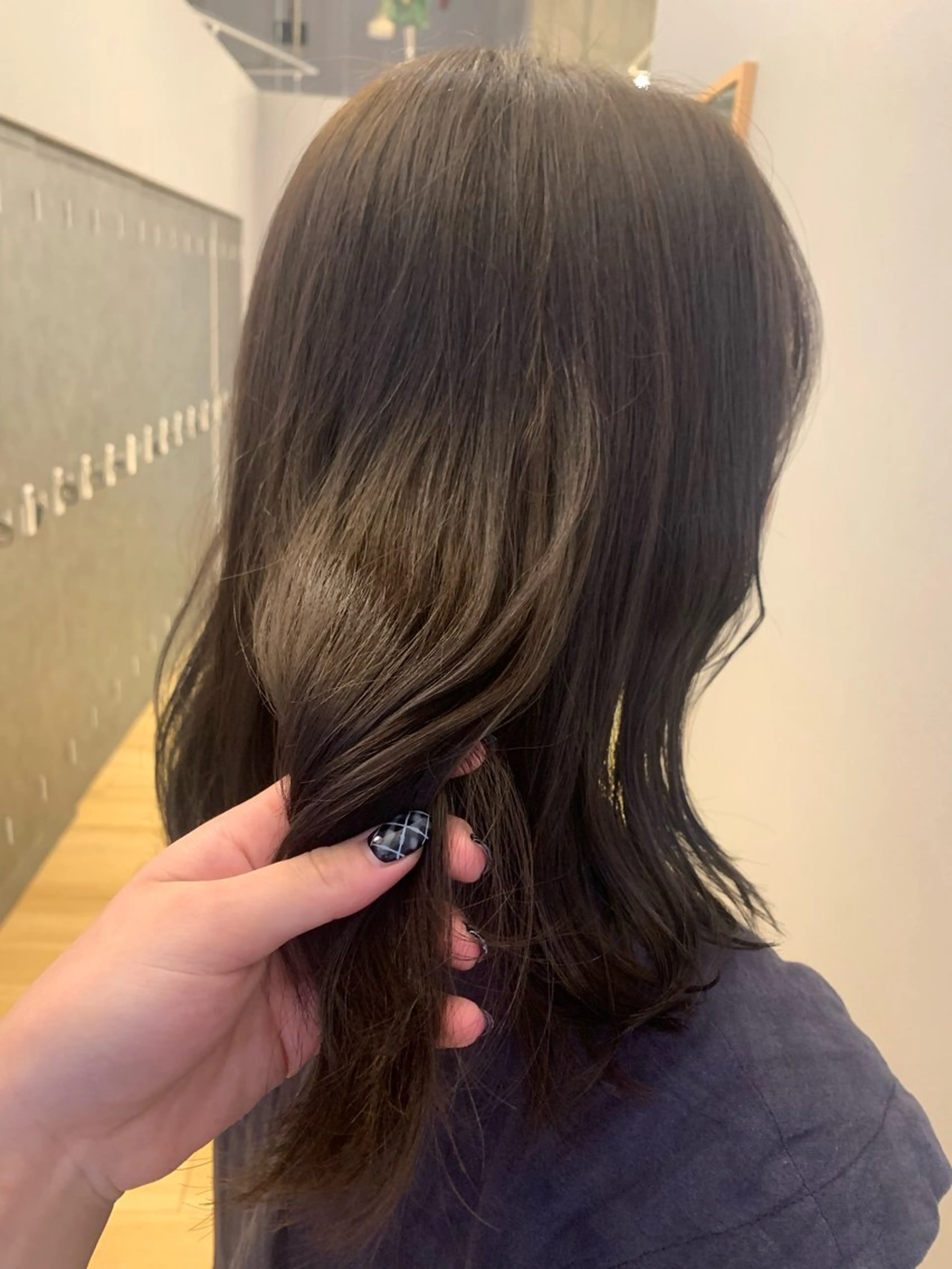 カラー アッシュ アッシュブラウン ブラウンカラー 透明感カラー 田中 優菜のヘアスタイル