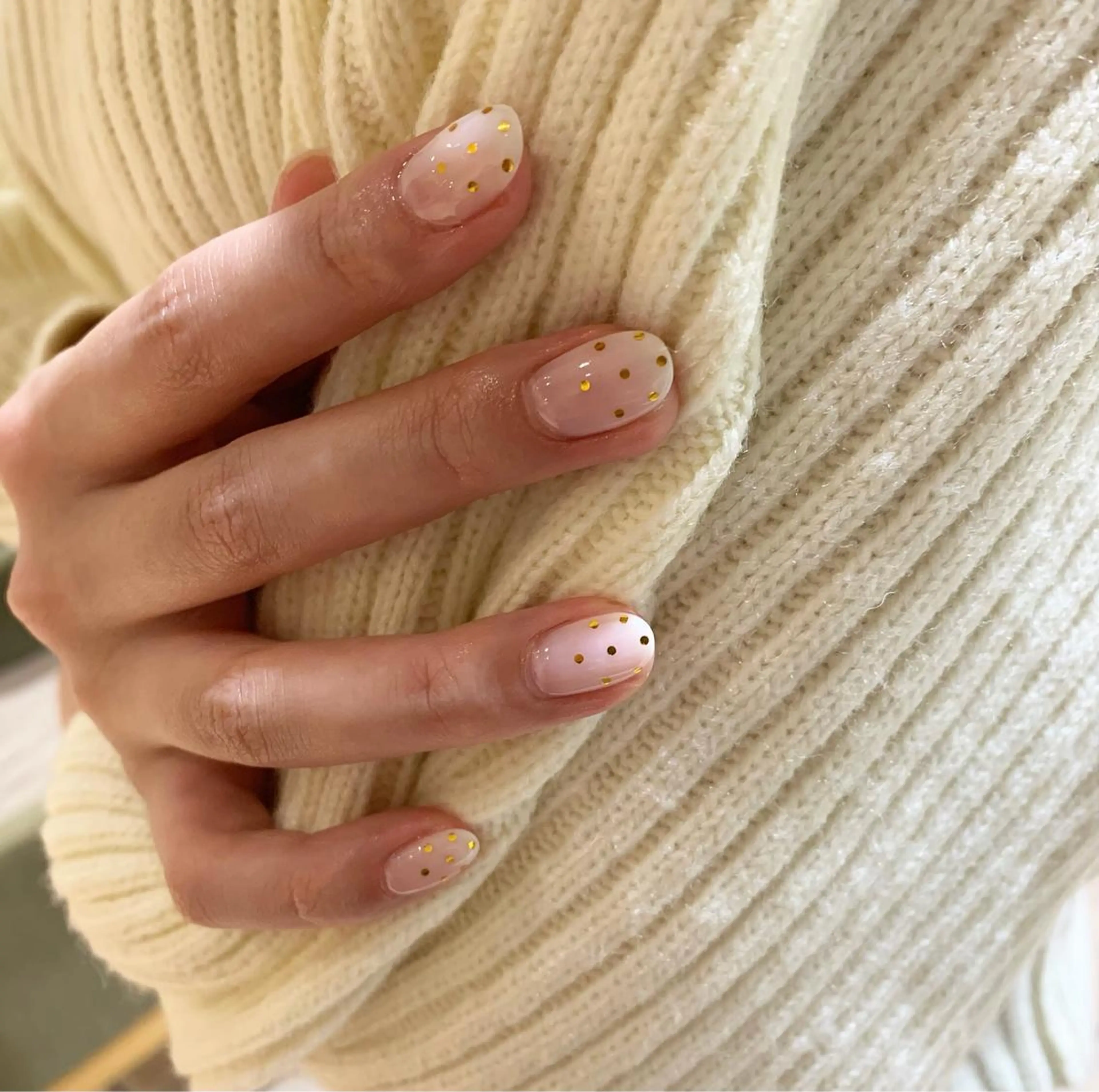 ネイル ゴールド 佐藤 穂乃香のネイルデザイン