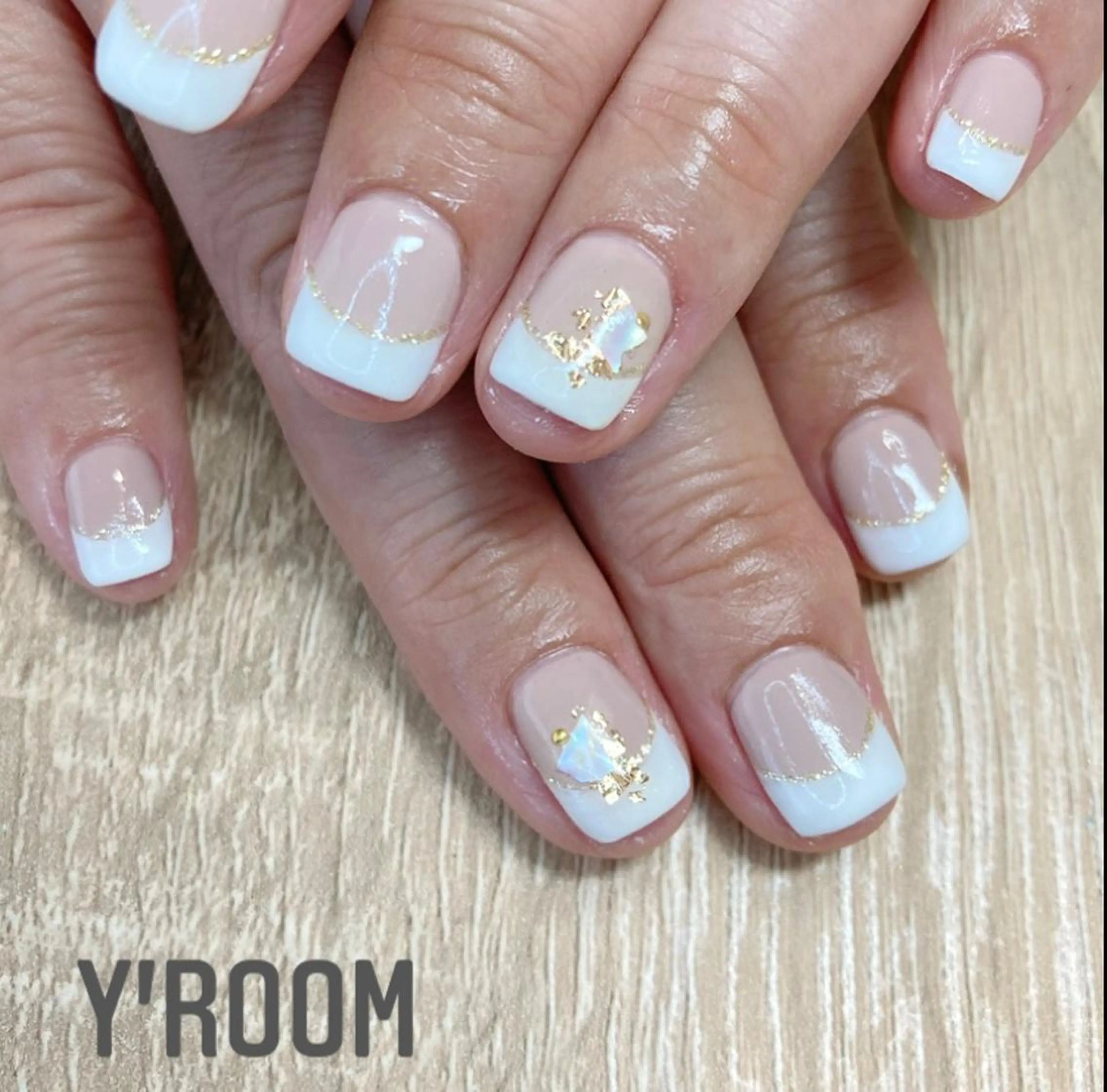 ネイル オーロラネイル フラッシュネイル フットネイル フレンチネイル ジェルネイル YUKA （ネイリスト）のネイルデザイン