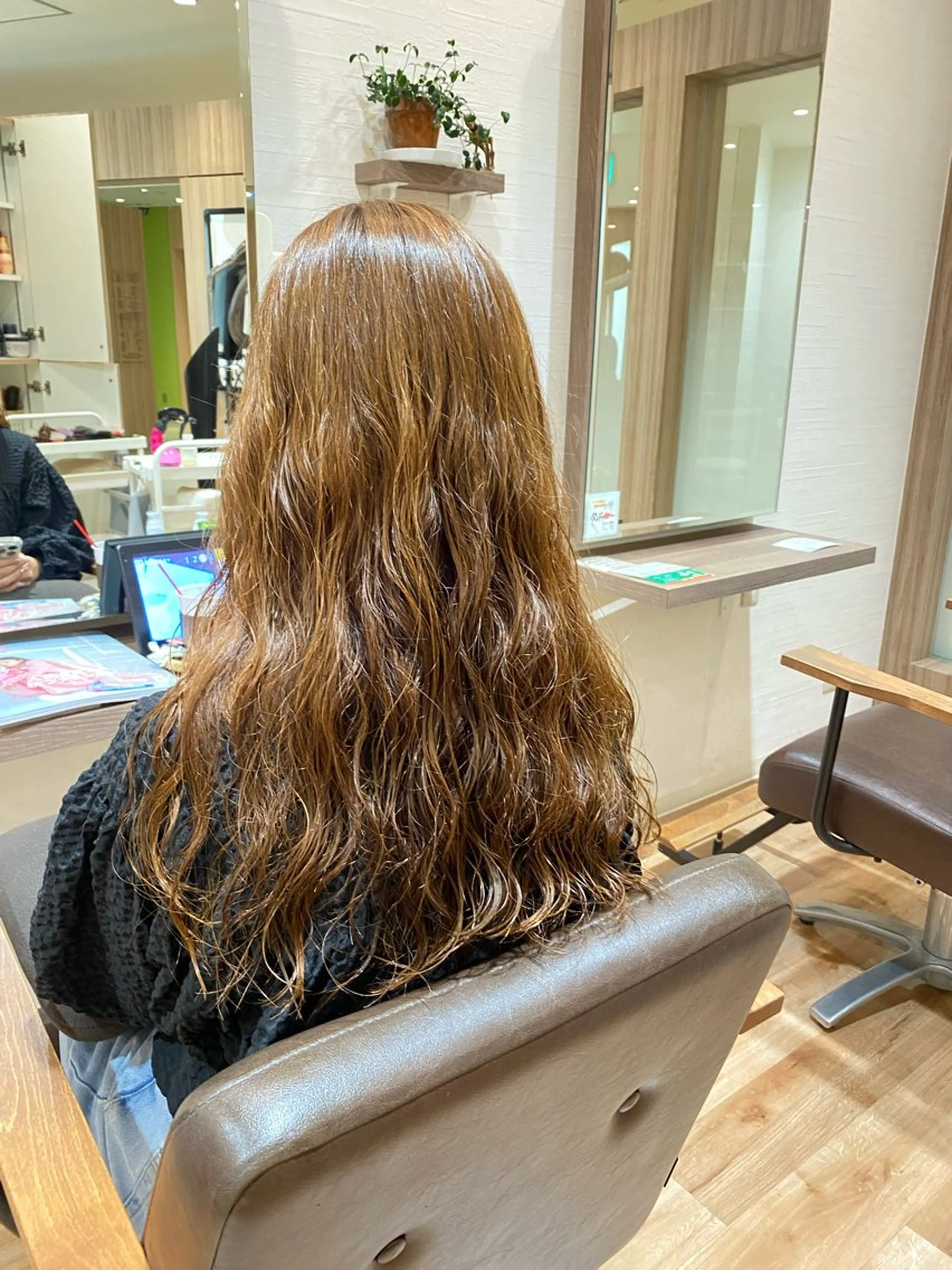 ロング カット パーマ イシカワ ユウタのヘアスタイル