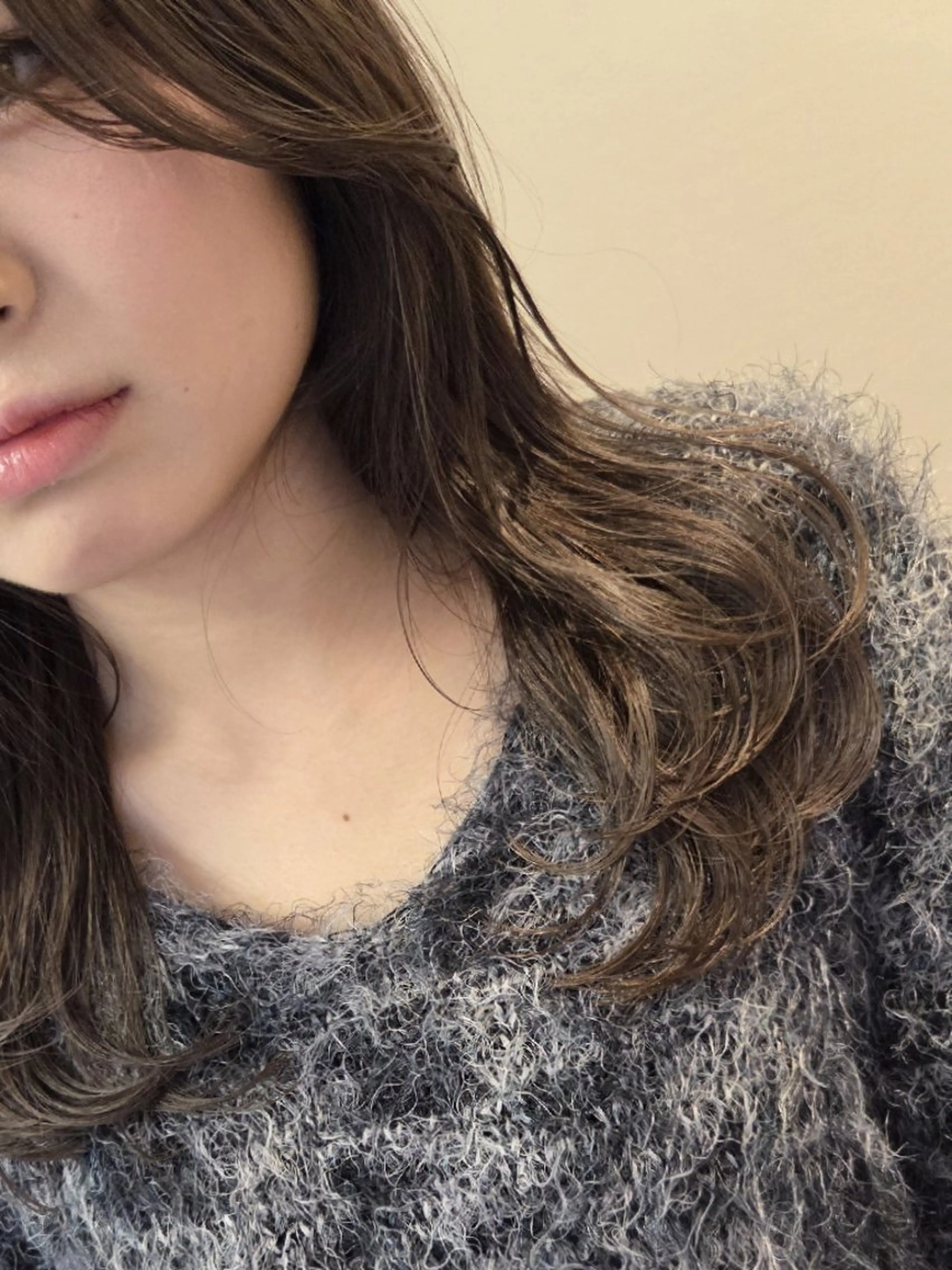 セミロング カラー ブリーチ グレージュ オリーブグレージュ オリーブグレー ヘアカラー トリートメント Era Hatsuneのヘアスタイル