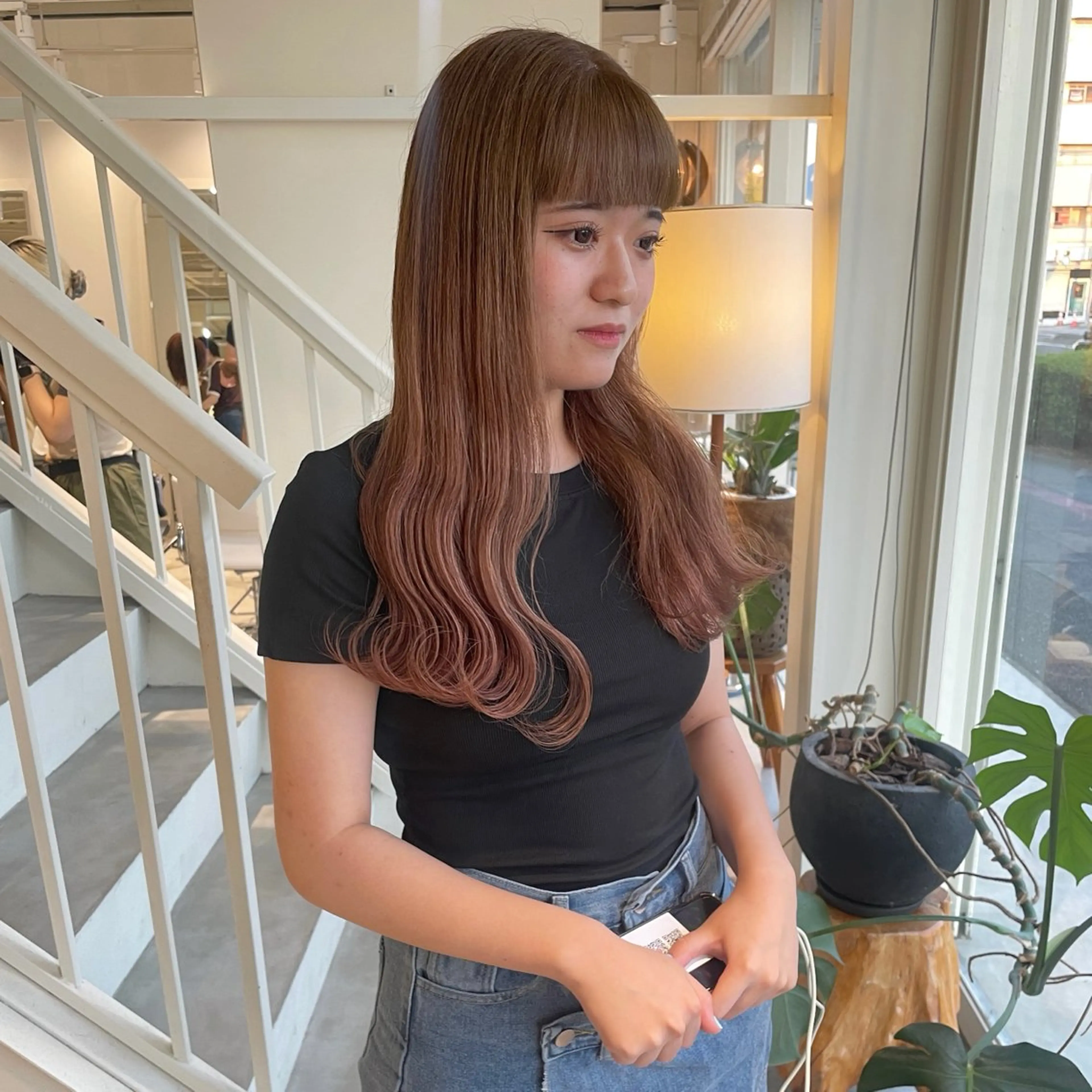 ロング カラー ベージュカラー 安西 香利奈のヘアスタイル