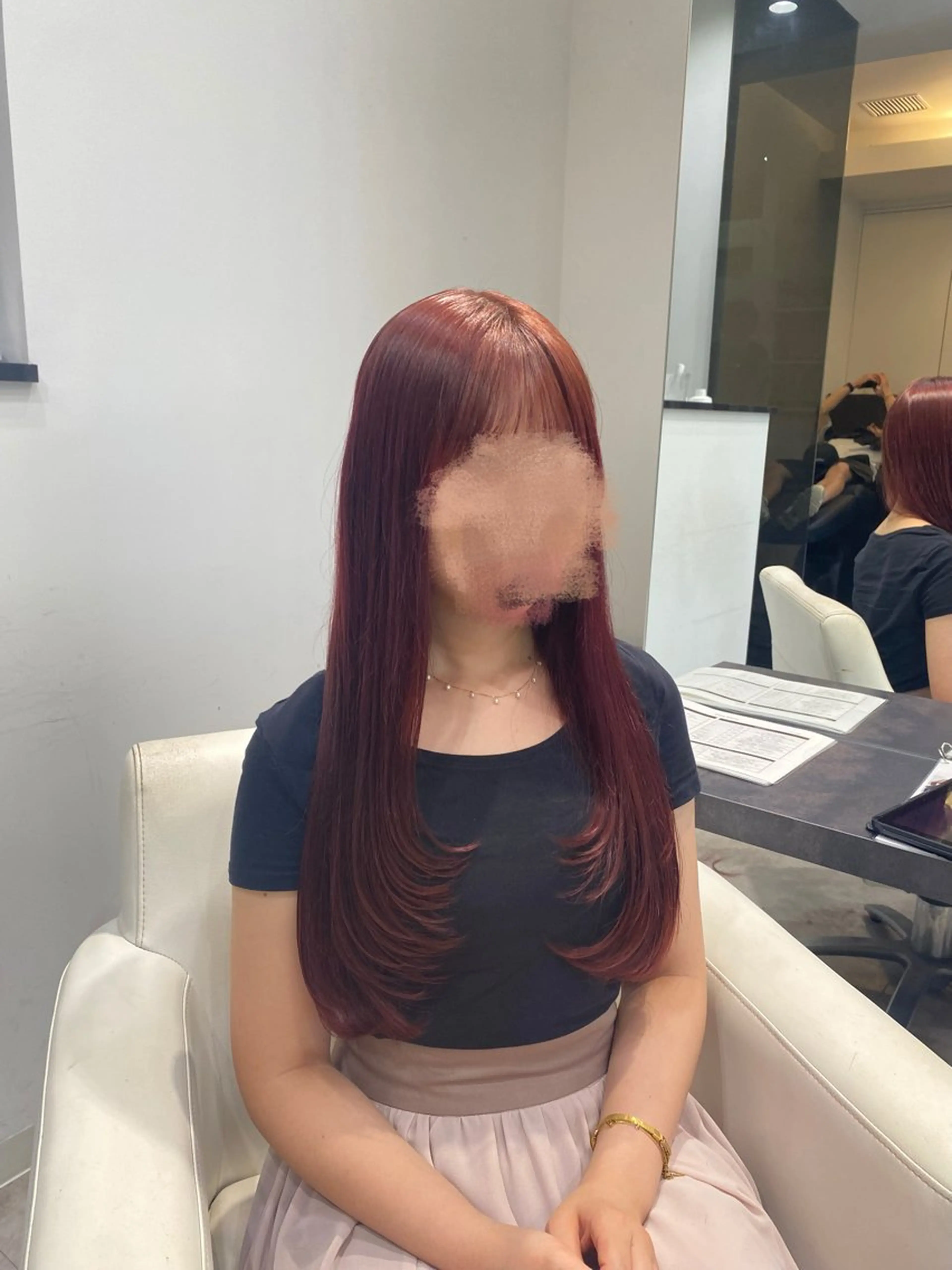 ロング カラー ブリーチ レッドカラー レイヤーカット 韓国風メンズヘア💫 ツイスパ💫saraのヘアスタイル