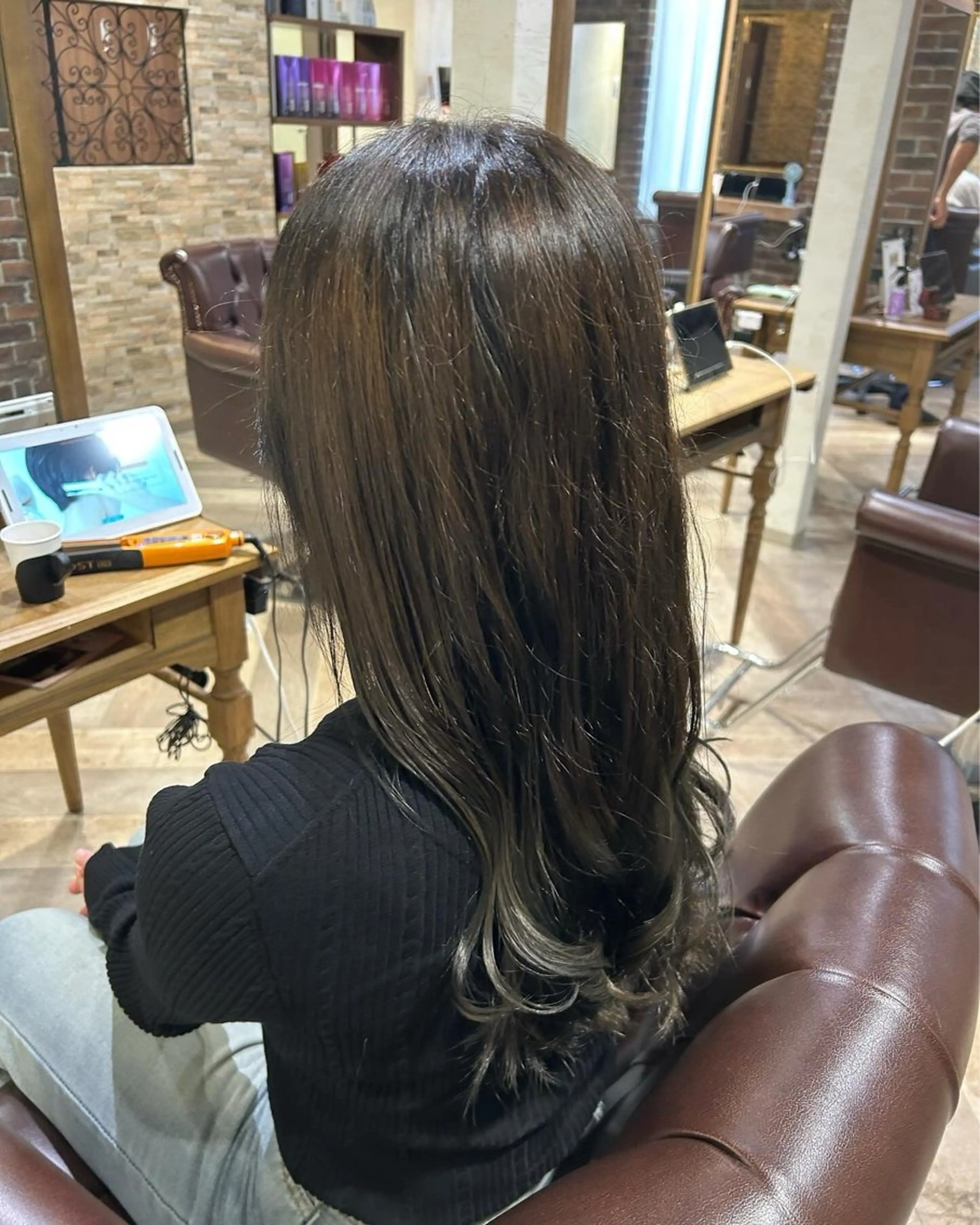 ロング カラー グレージュ オリーブグレージュ オリーブグレー 三木耀介 藤沢美容室のヘアスタイル