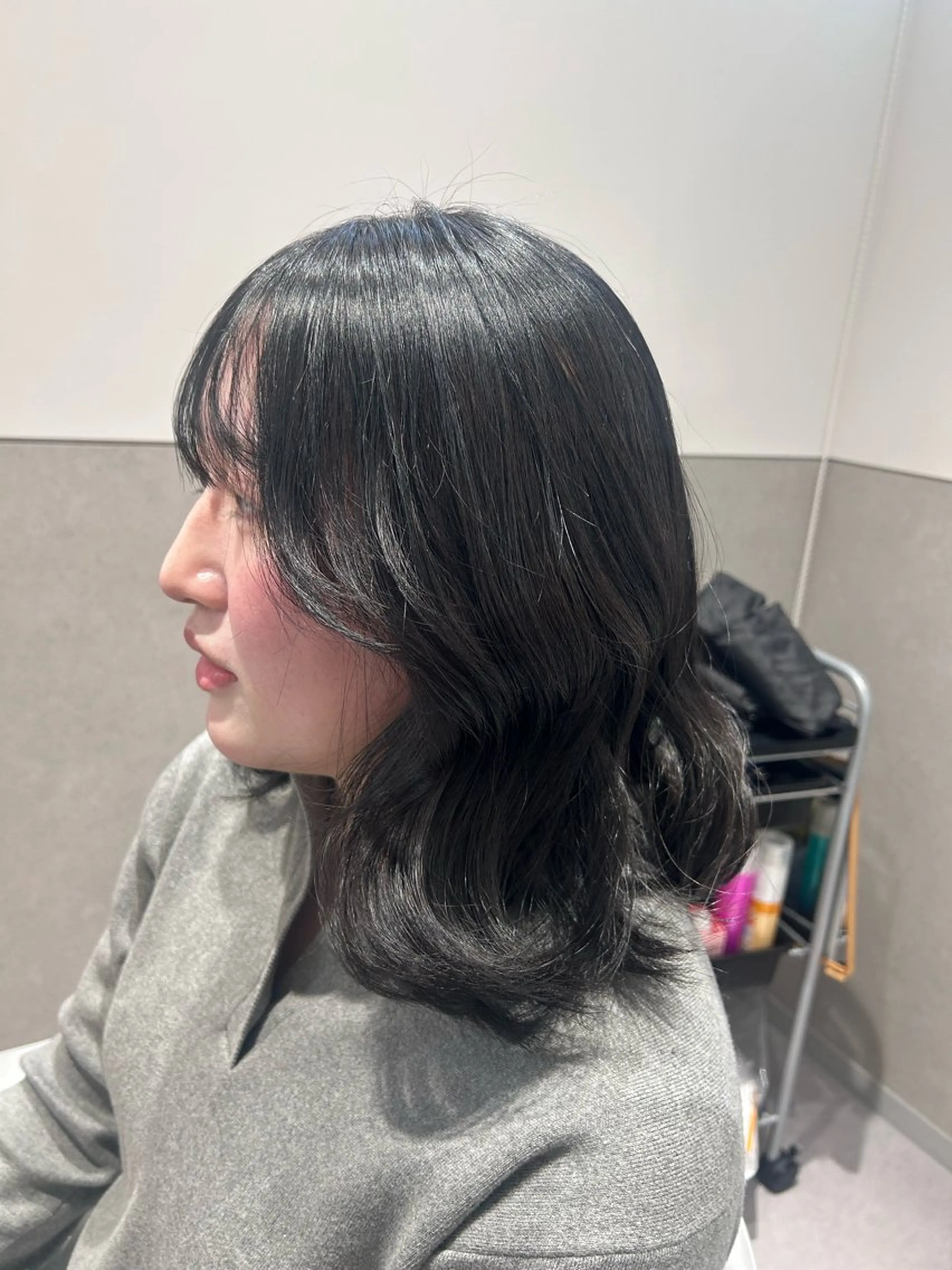 ミディアム カラー カット ヘアカラー トリートメント SALOWIN 新宿三丁目me+所属・レイヤー/ボブ/ パーマ/HARUKAのヘアスタイル