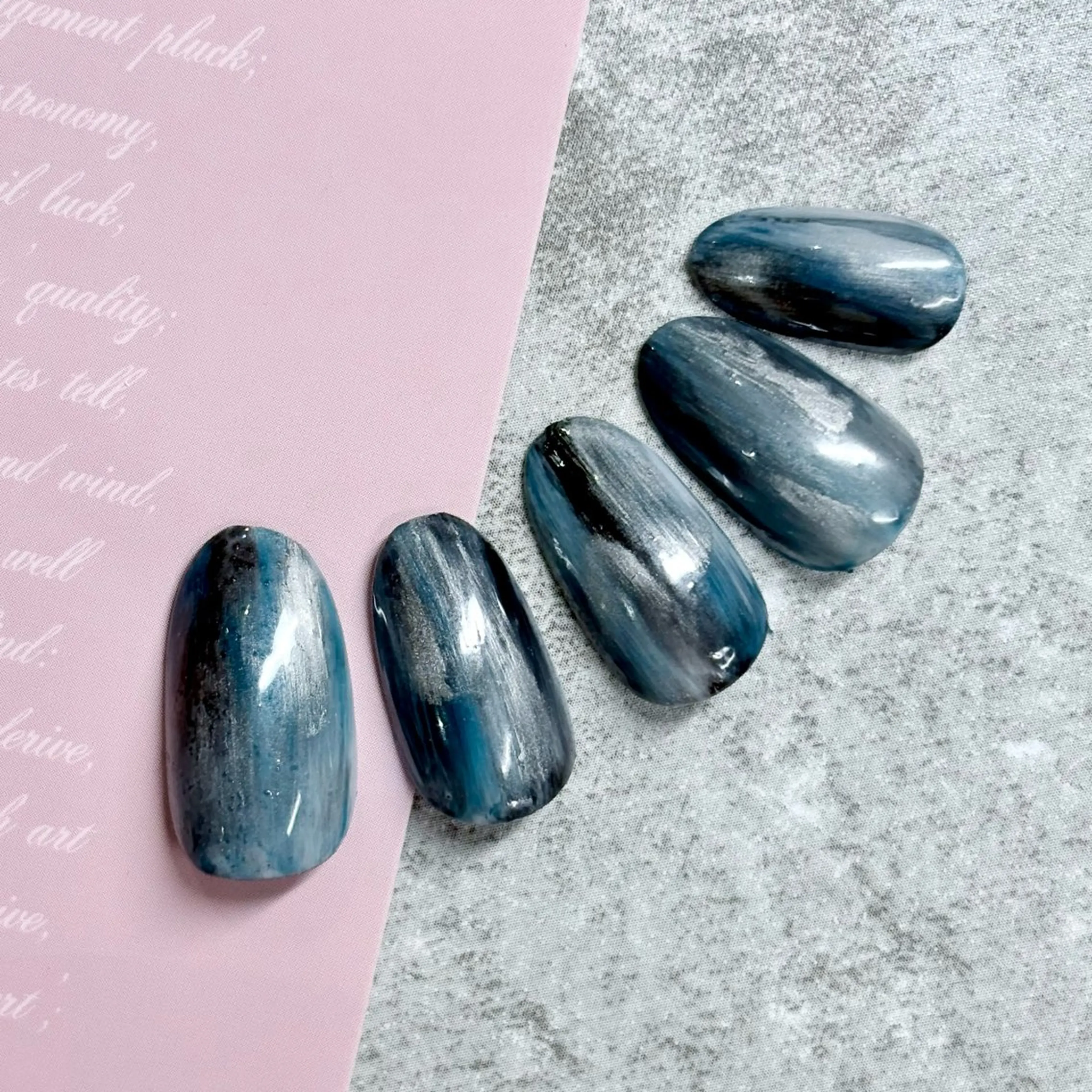 ネイル ジェルネイル オフィスネイル シンプルネイル ハンドネイル みんなのネイルサロン IRiS所属・一人ひとりに寄り添う 施術🌈IRiS🪽のネイルデザイン