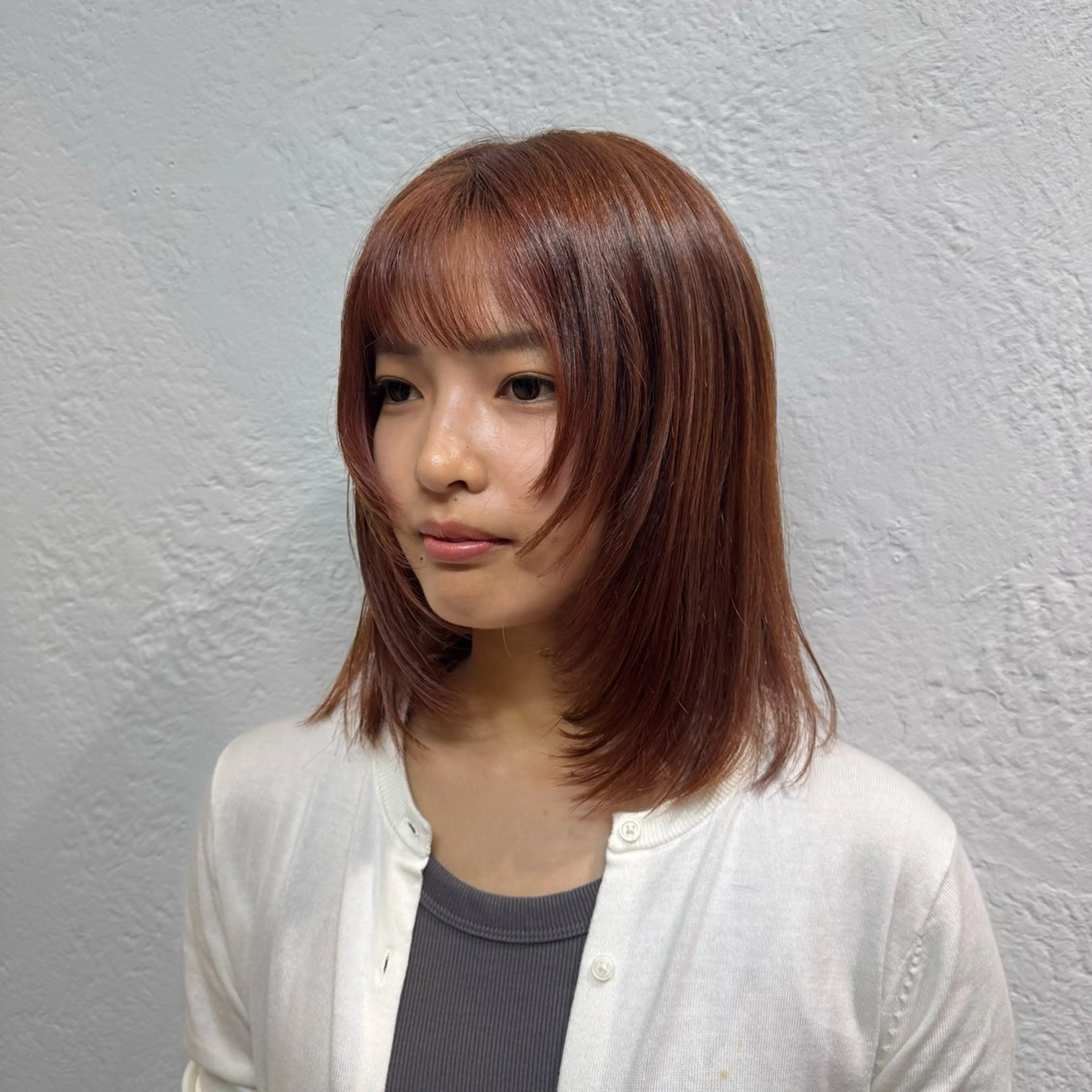 ミディアム レイヤーカット フミ美容室GIGI店所属・牲川 愛望のヘアスタイル