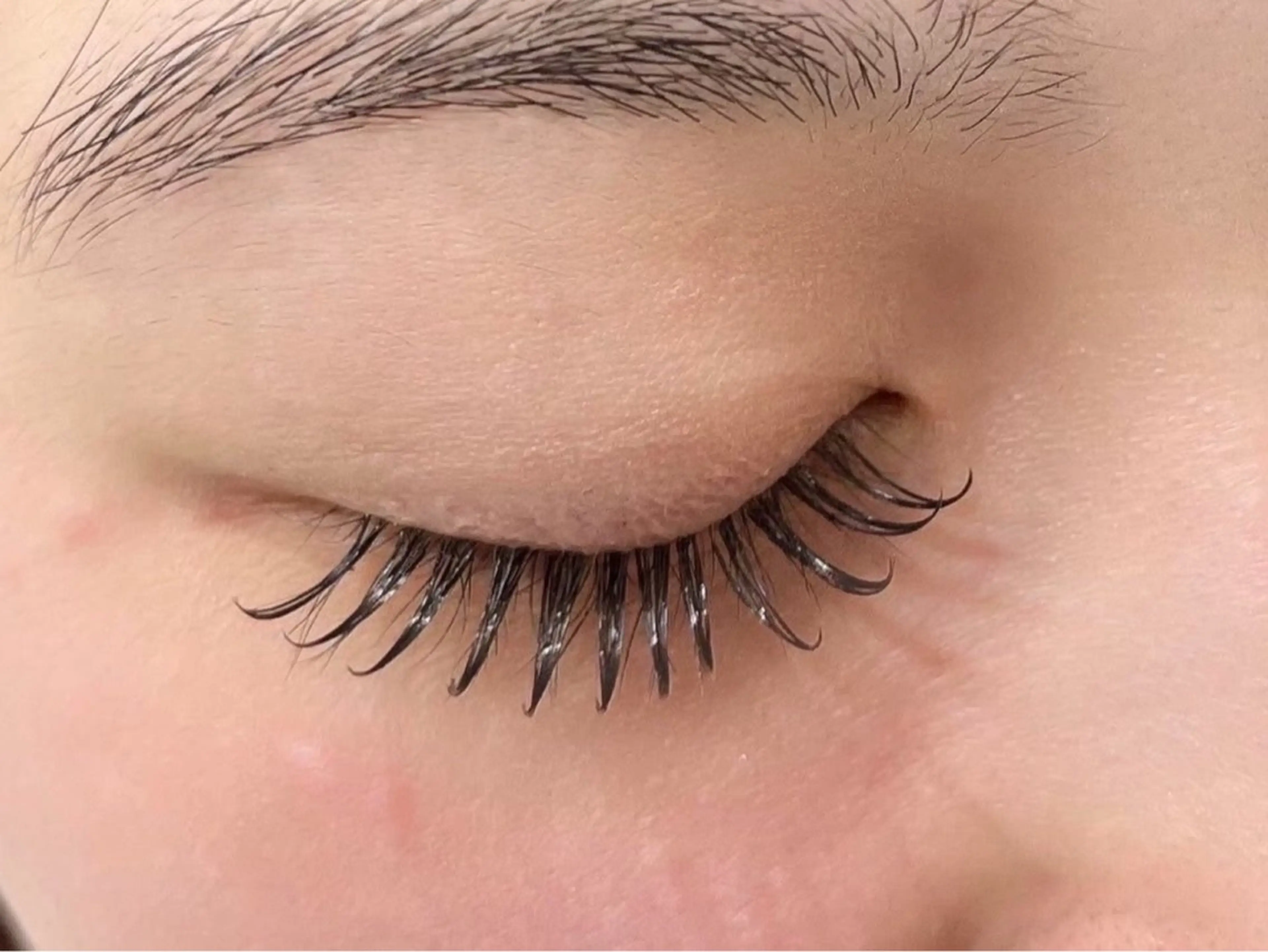 マツエク・マツパ 束感まつ毛 フラットラッシュ eyelash salon Corin所属・Corin まつげサロンのマツエク・マツパデザイン