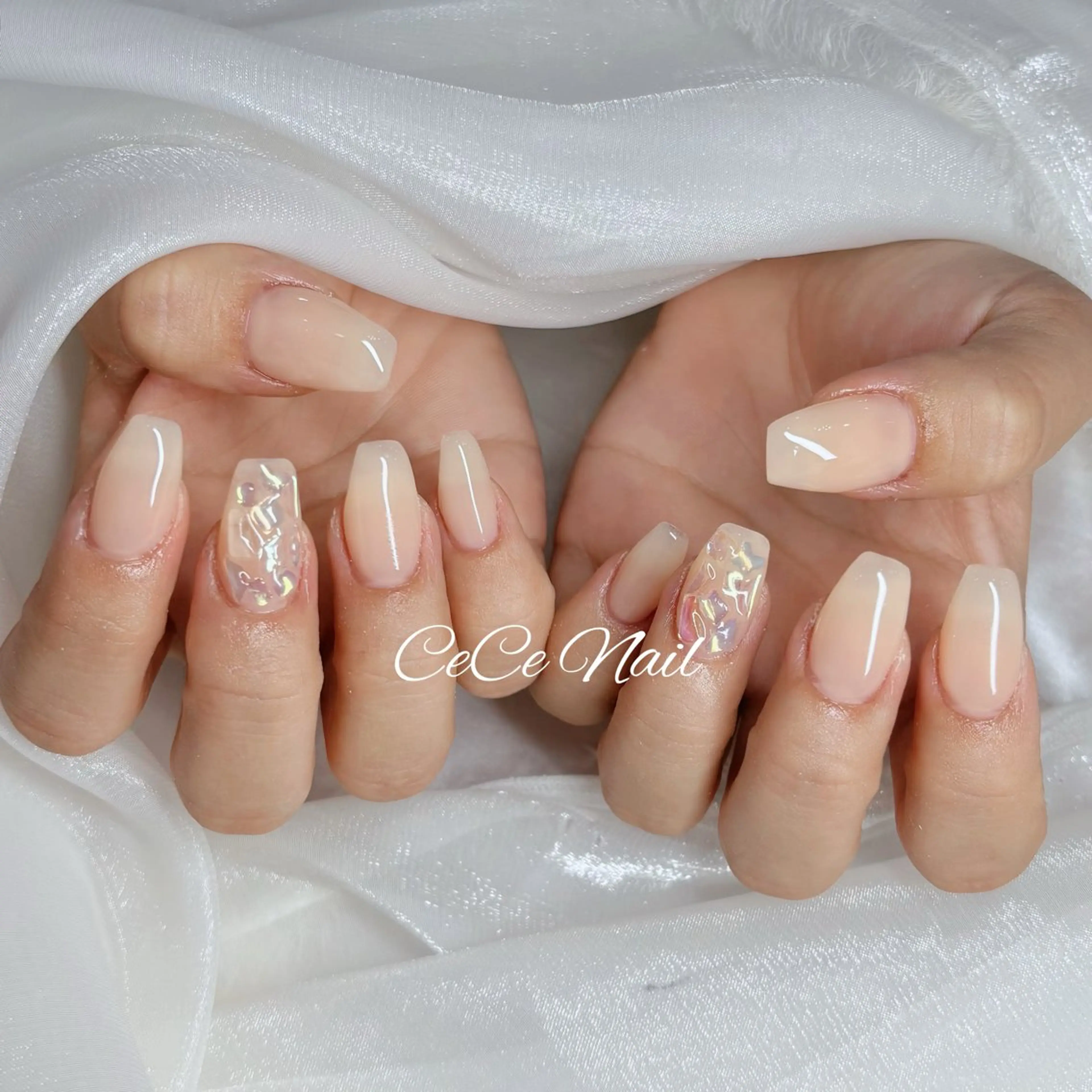 ネイル オーロラネイル 長さ出し フットネイル フレンチネイル ジェルネイル CeCe Garden所属・CeCeGarden ✨️キラキラワンホンのネイルデザイン