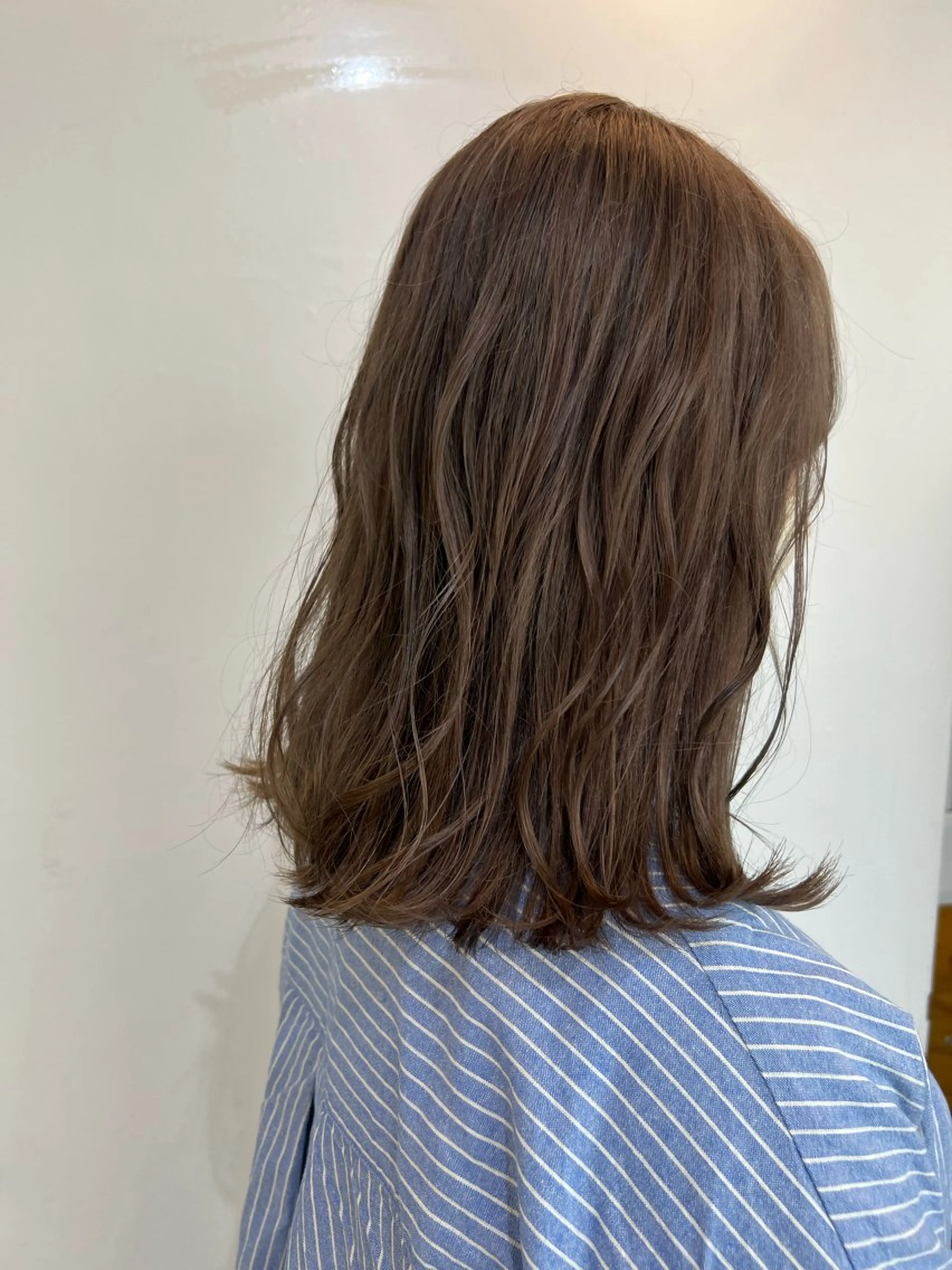 セミロング ボブ 顔周りカット ハイライト カット ヘアカラー トリートメント KANA/ボブ/ インナーカラー/艶髪のヘアスタイル