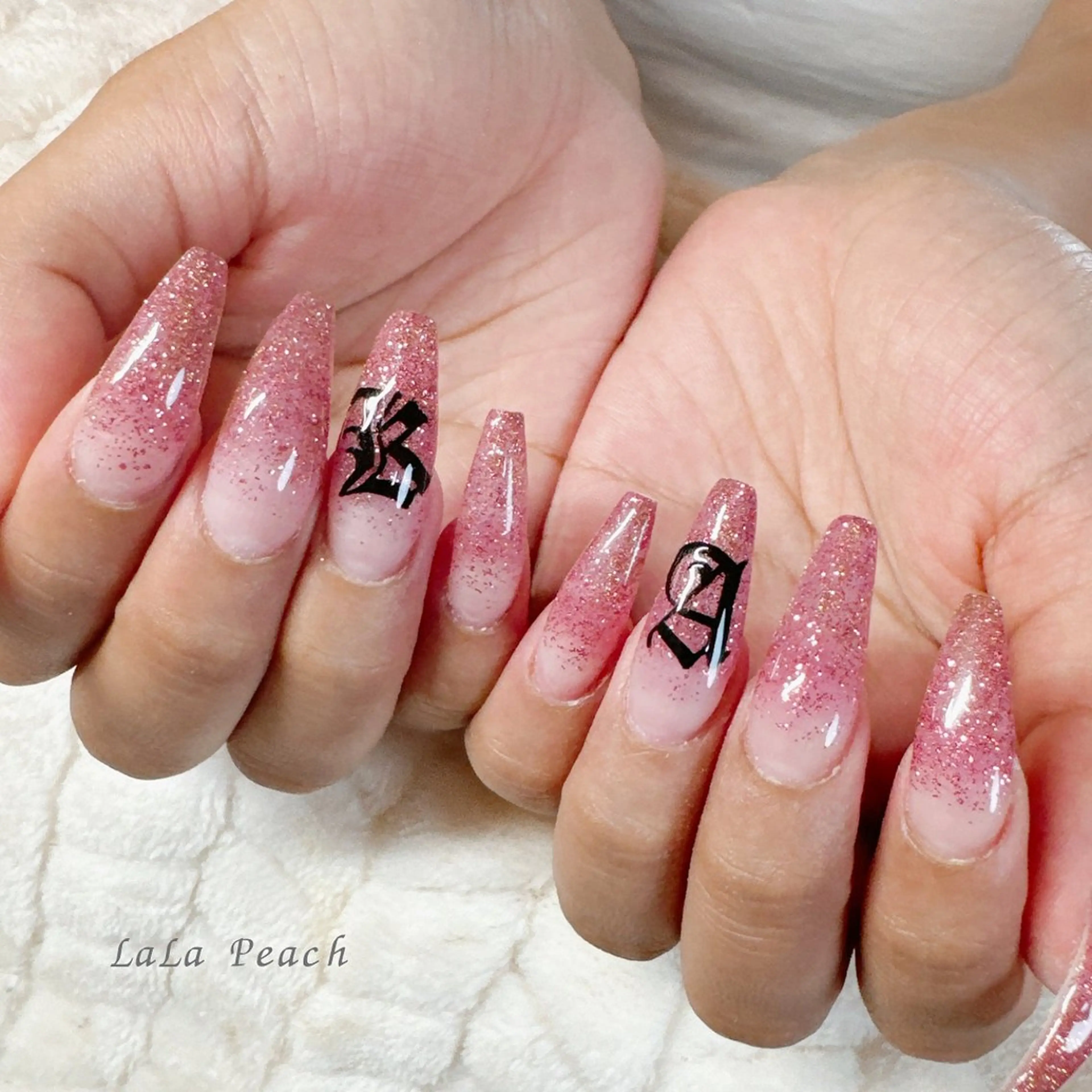 ネイル アートネイル フラッシュネイル ジェルネイル グラデーション ロングネイル ハンドネイル LaLa Peach 福岡のマツエク・マツパデザイン