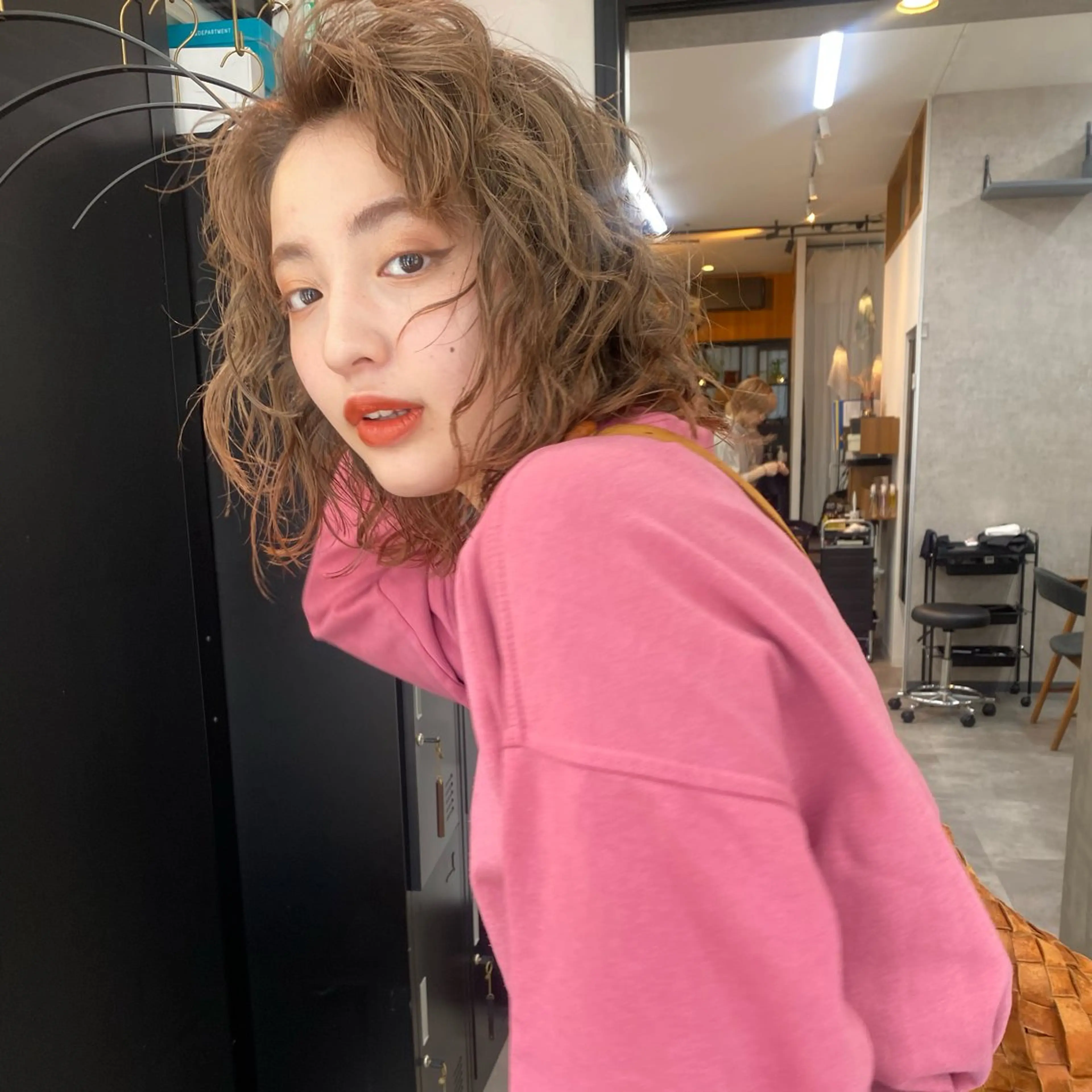 セミロング パーマ カット ヘアカラー ブロンド／ブリーチ 【SITY.】のヘアスタイル