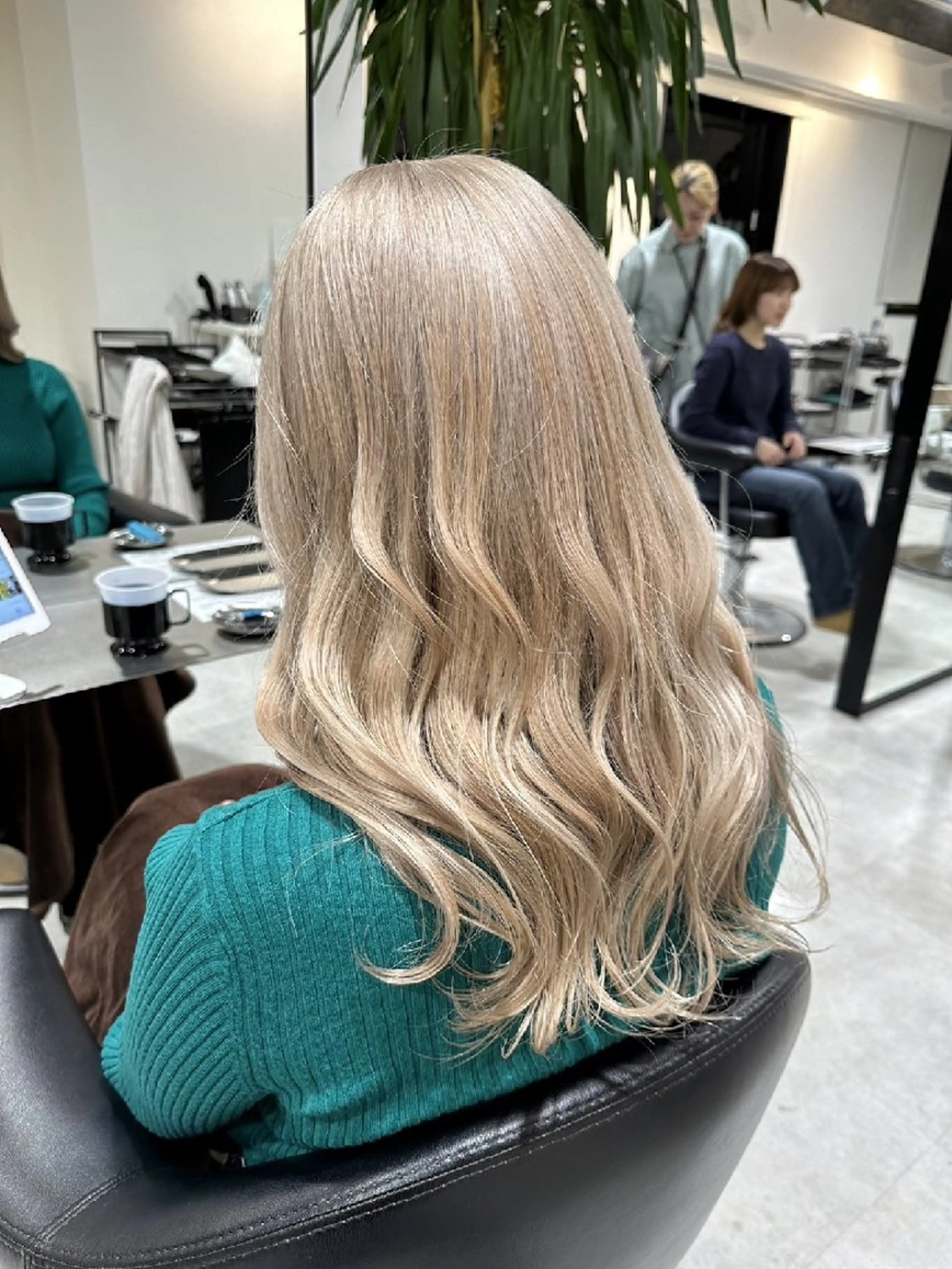 セミロング SHI Oのヘアスタイル