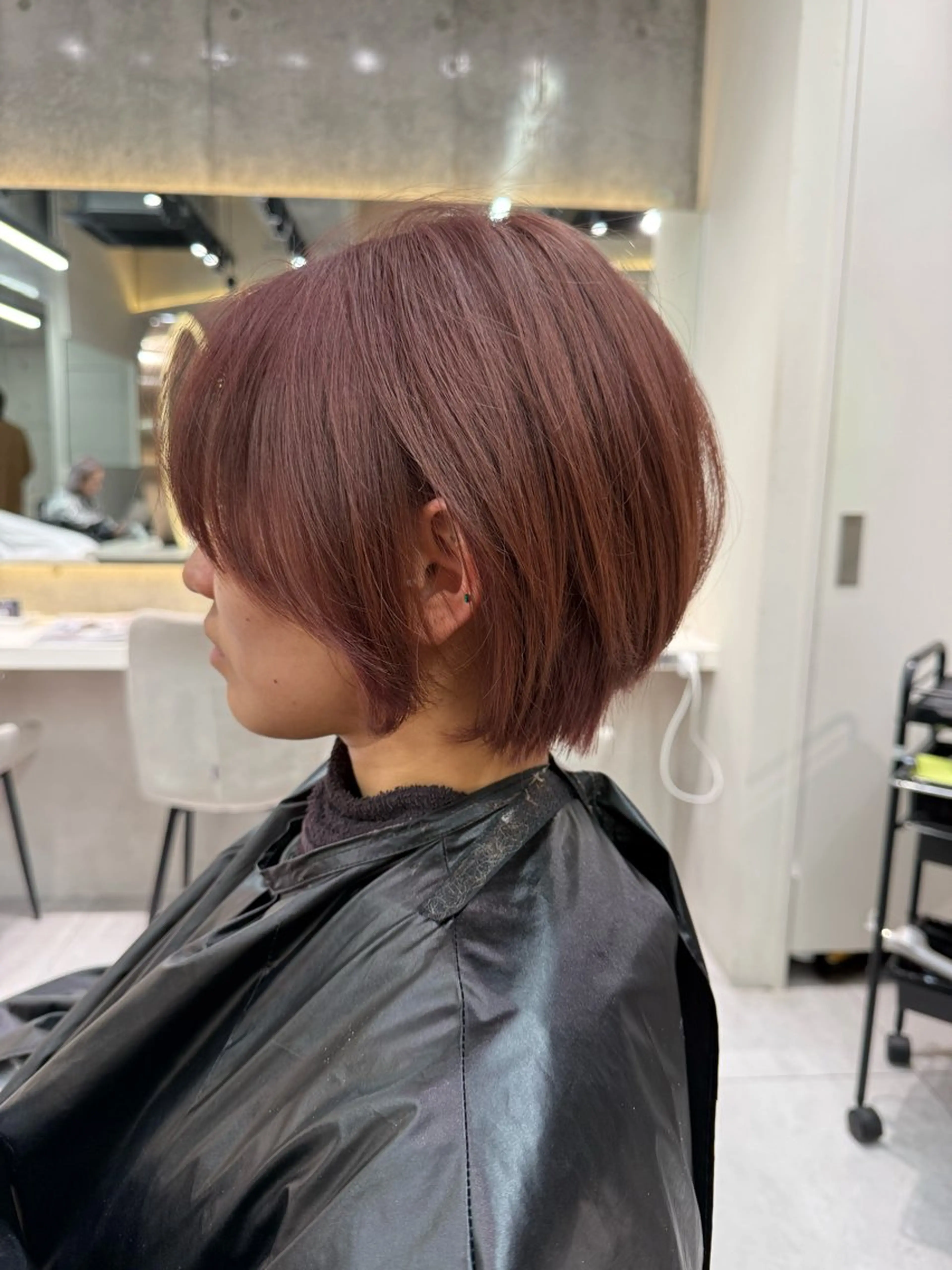 ショート shion 透明感カラーのヘアスタイル