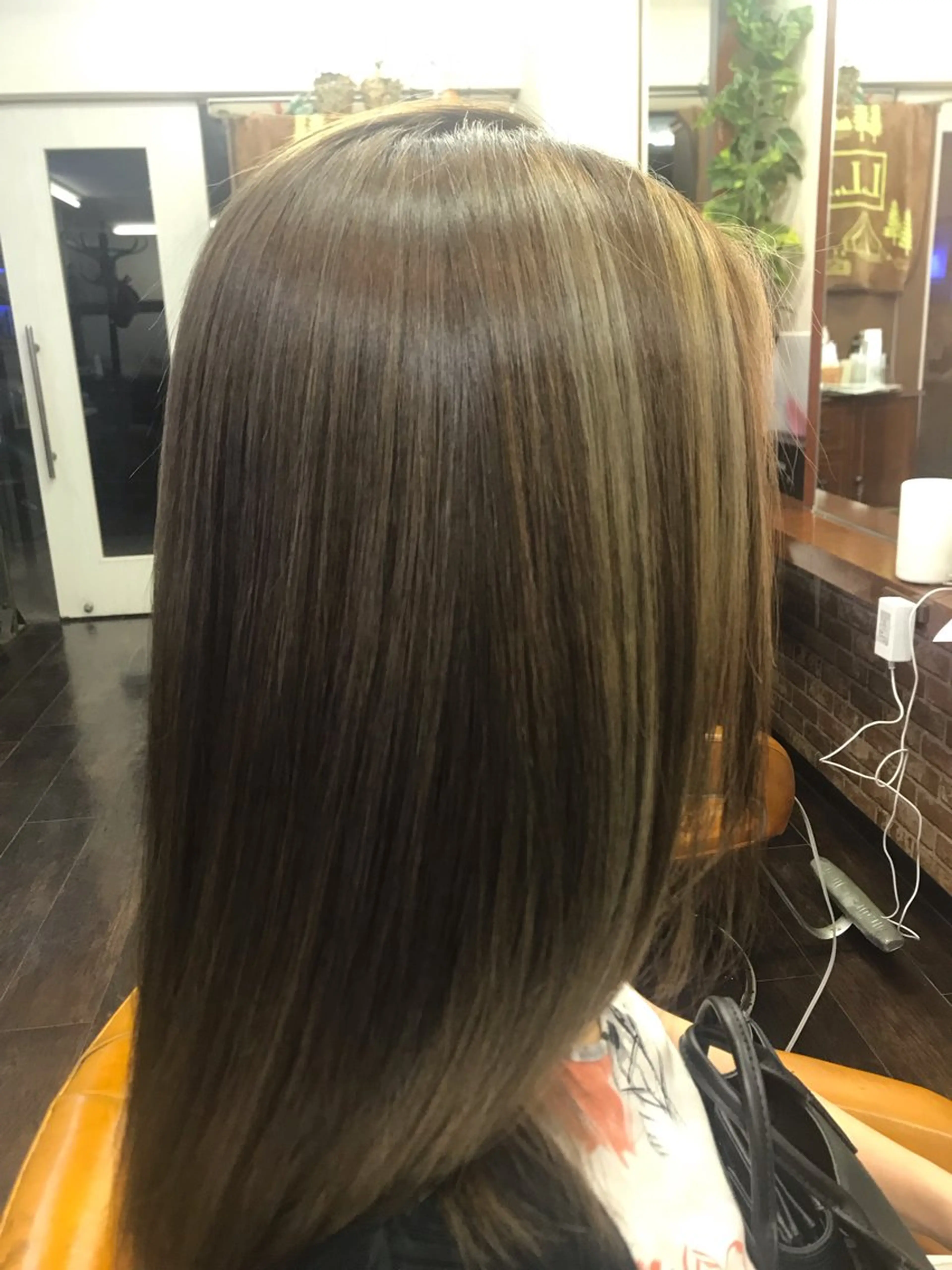 セミロング カラー 桧山 真のヘアスタイル