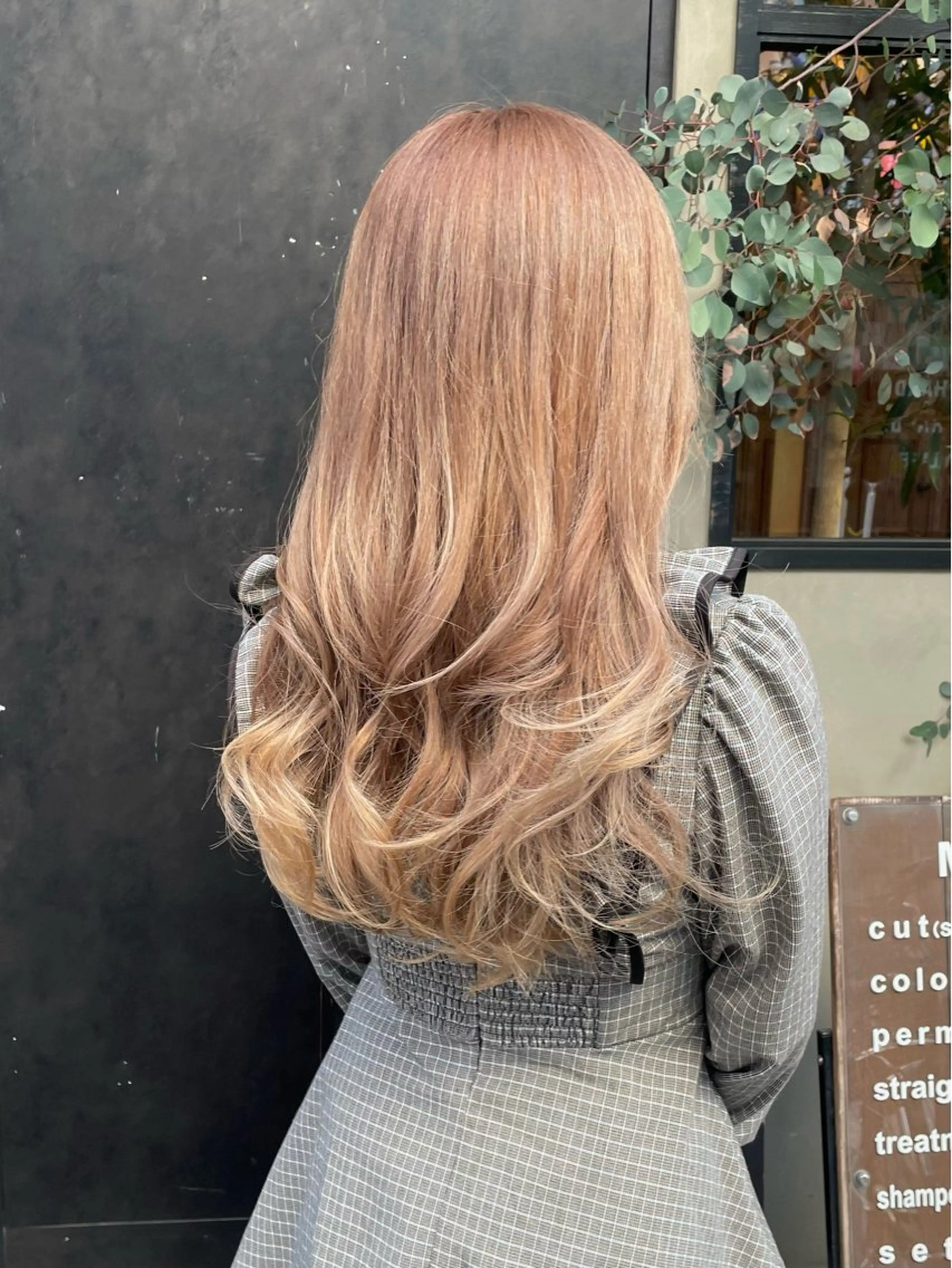 カラー ベージュカラー ダブルカラー ミルクティーベージュ ヘアカラー トリートメント 竹内 春奈のヘアスタイル