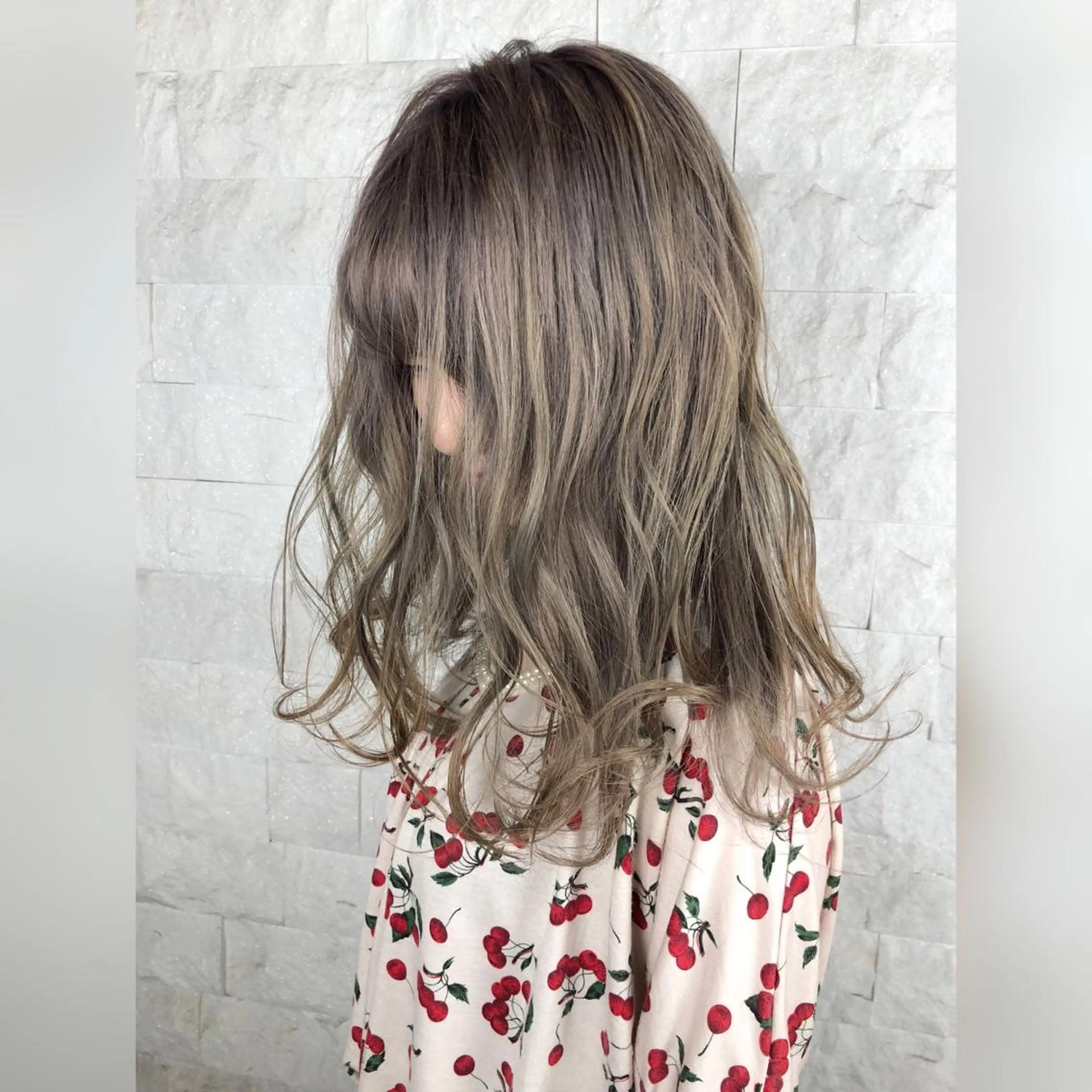 ロング 圧倒的美髪ストレート ツダケイタロウのヘアスタイル