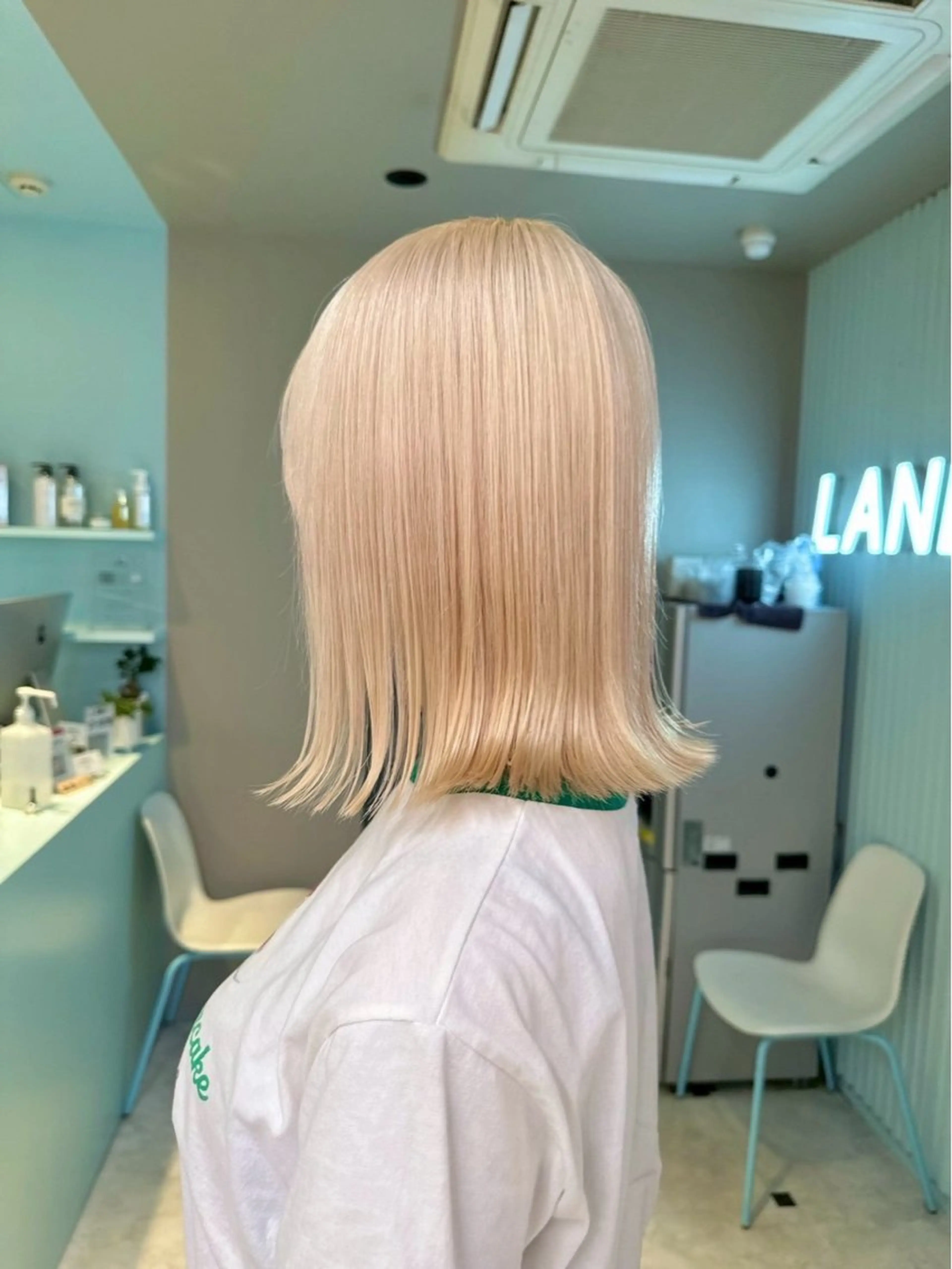 カラー ハイトーン/透明感 艶カラー/SAKI‎のヘアスタイル