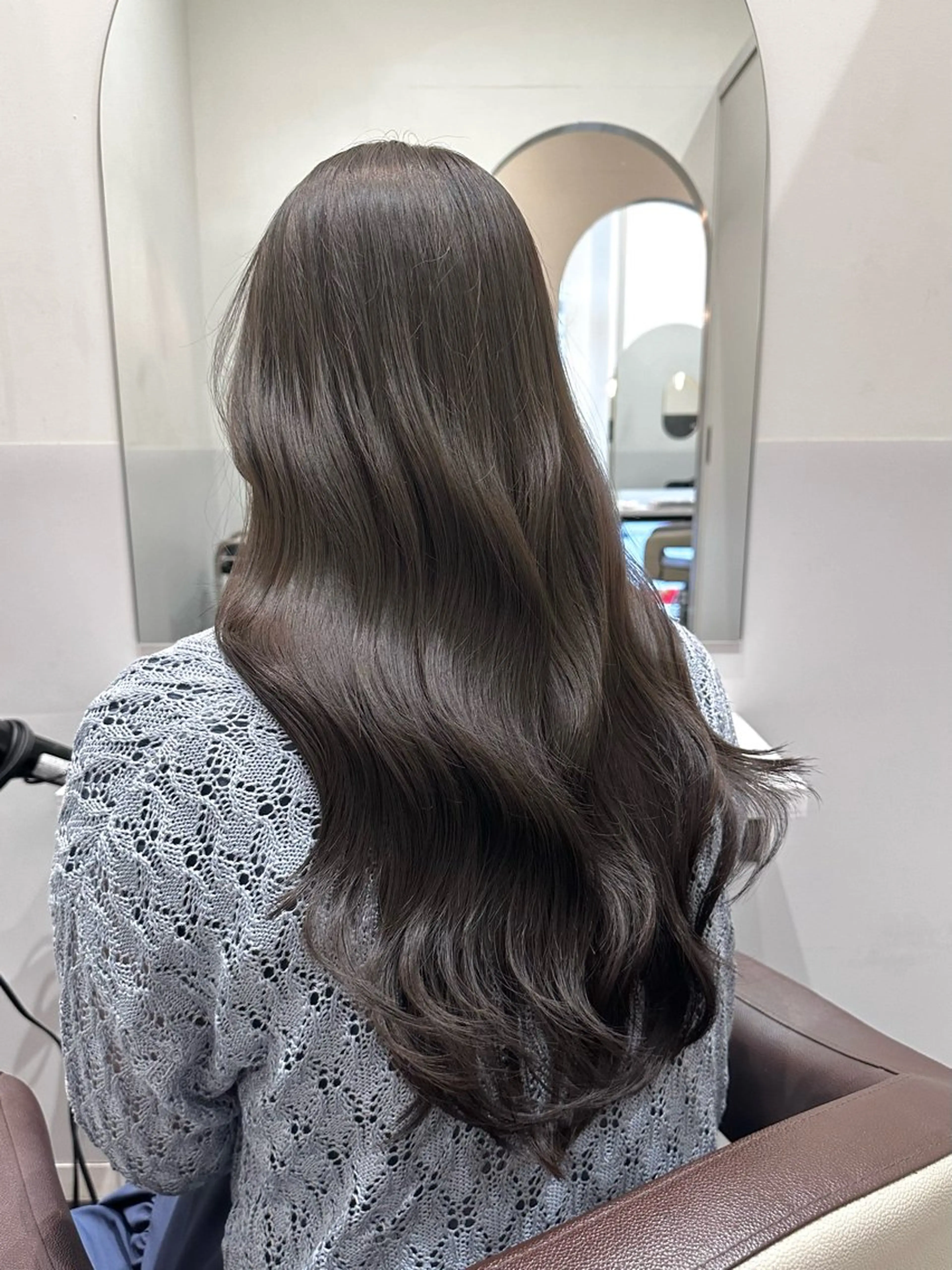 ロング カラー ブリーチ グレージュ ブリーチなしカラー オリーブグレージュ オリーブグレー カット ヘアカラー トリートメント LUMO所属・矢野 晃平のヘアスタイル