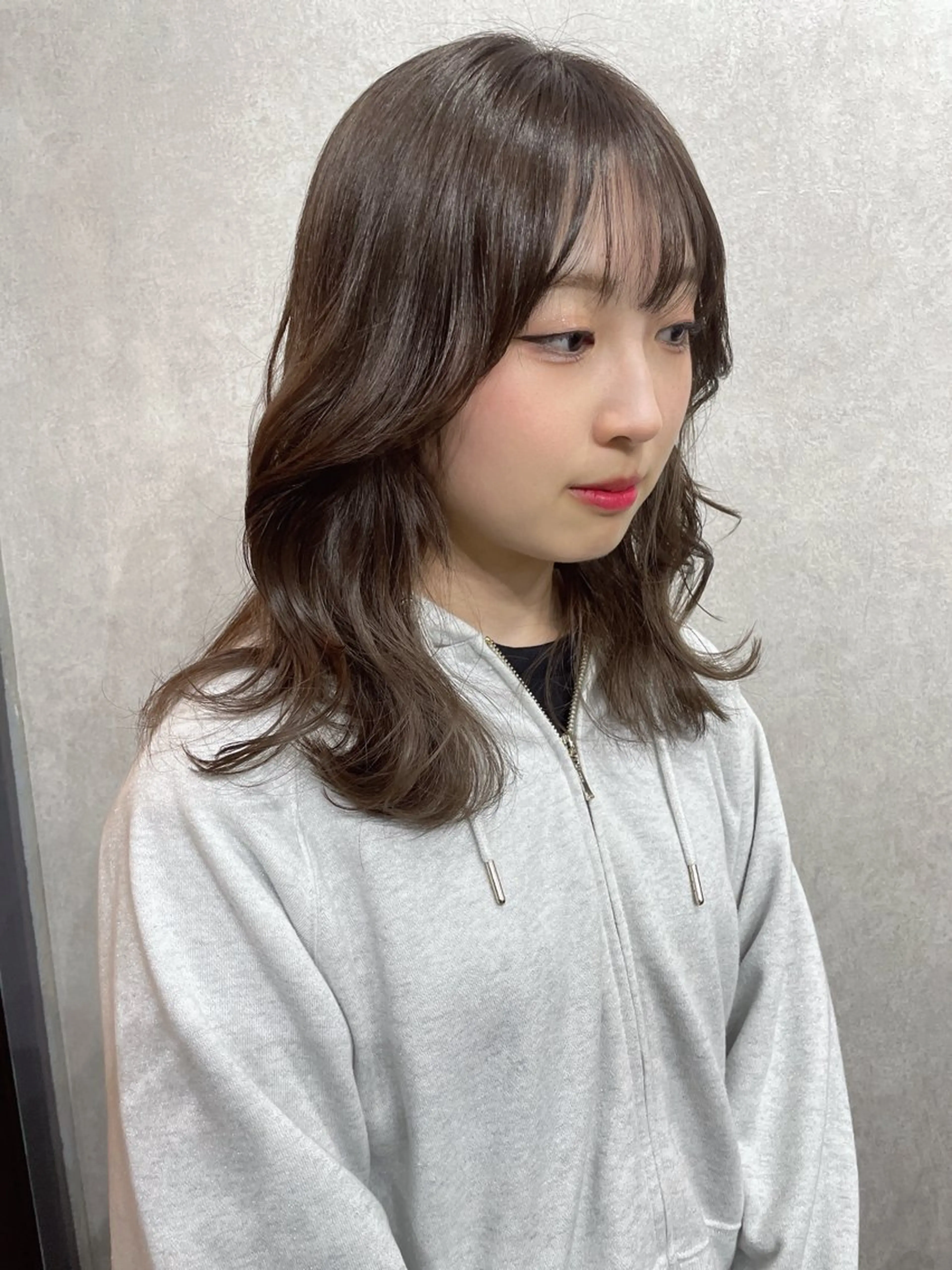 カラー ベージュカラー ココアベージュ AIRI layer cut hairのヘアスタイル