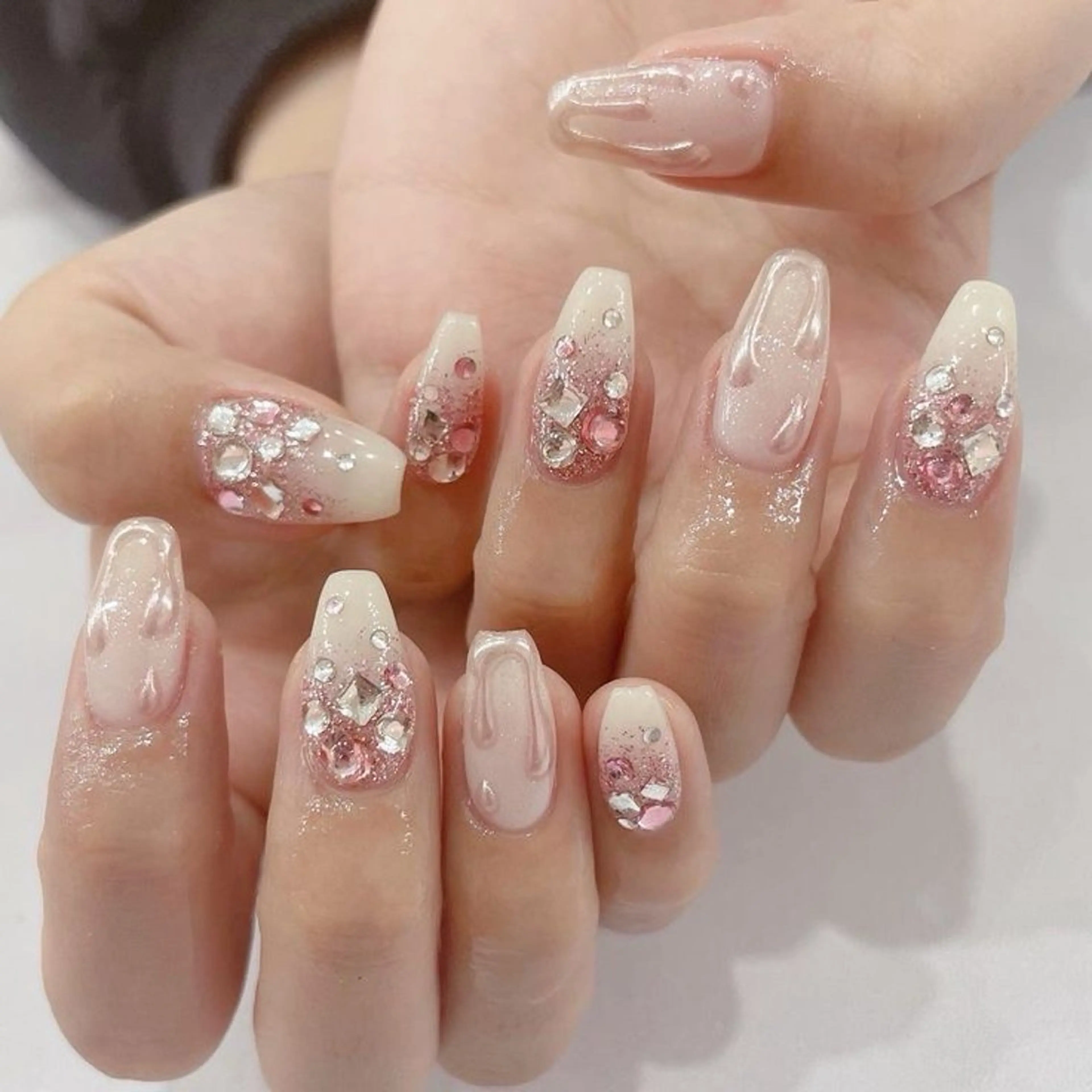 ネイル マグネットネイル ピンク ネイルチップ 冬ネイル Lee Nailsのネイルデザイン