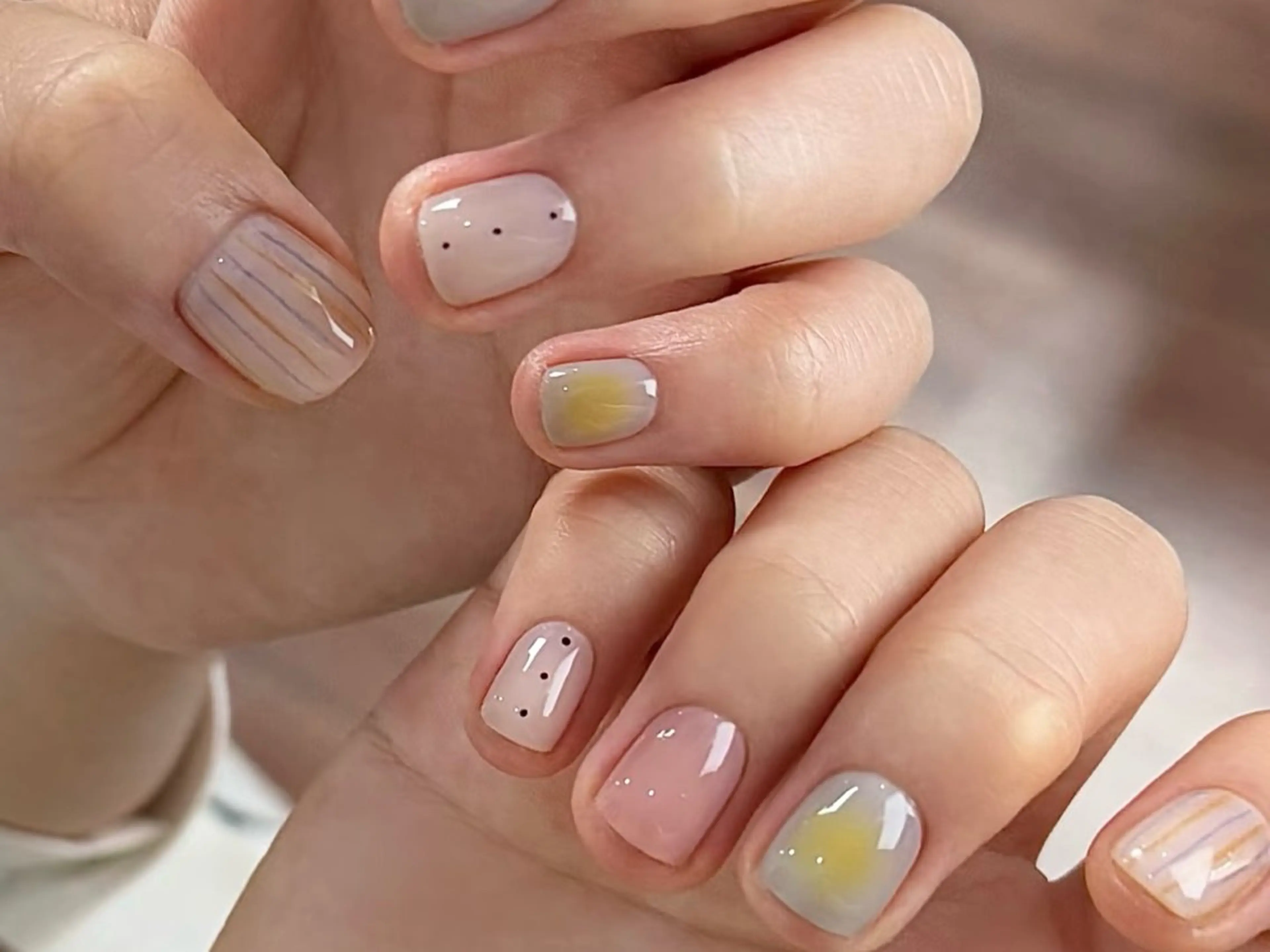 ネイル アートネイル ドット ニュアンスネイル ショートネイル ハンドネイル ハンドケア DarkHoney 池袋店のネイルデザイン