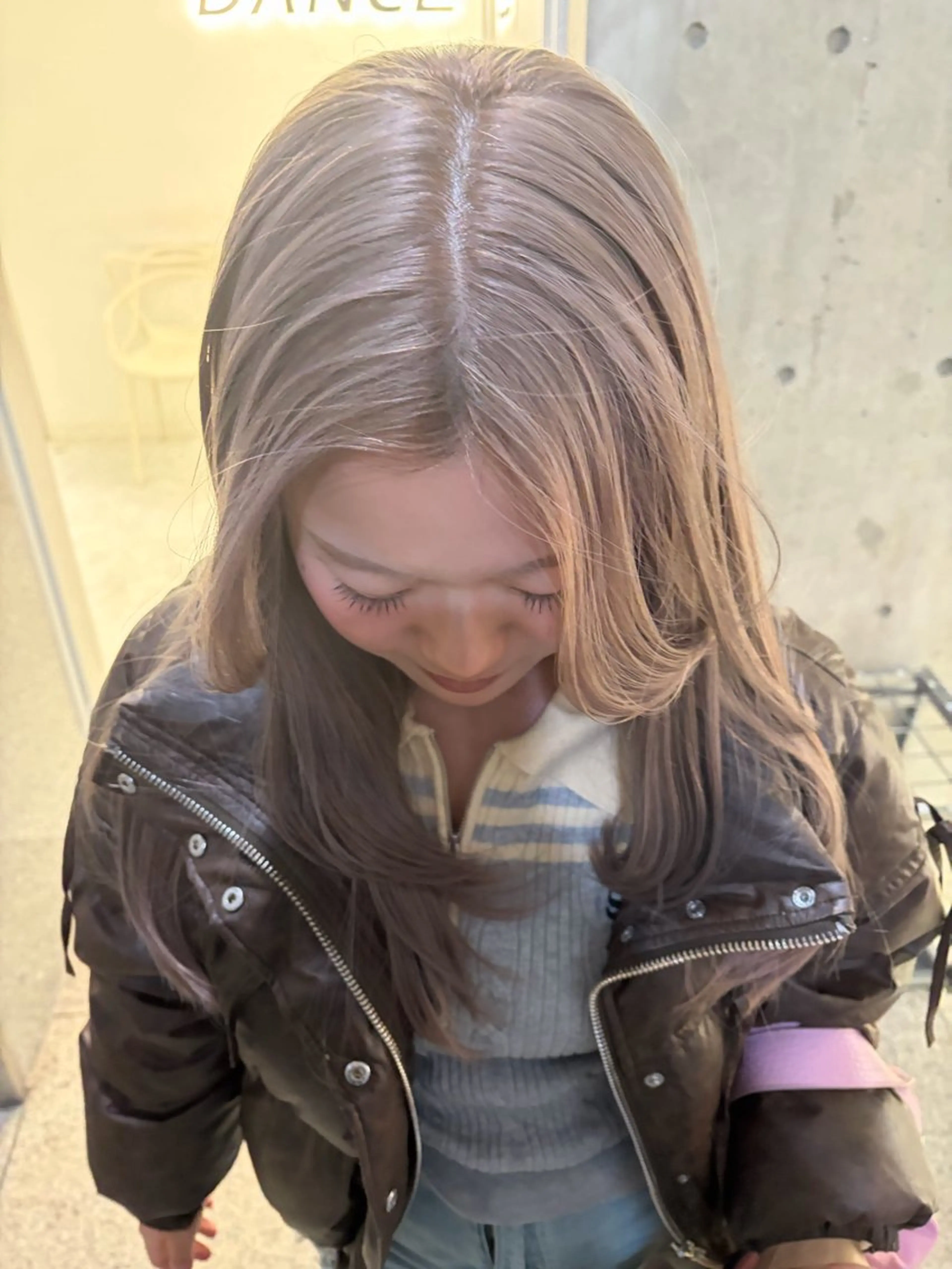 ロング ヘアカラー トリートメント ヘアセット 艶髪ハイトーンカラー 渋谷🎀ririkaのヘアスタイル