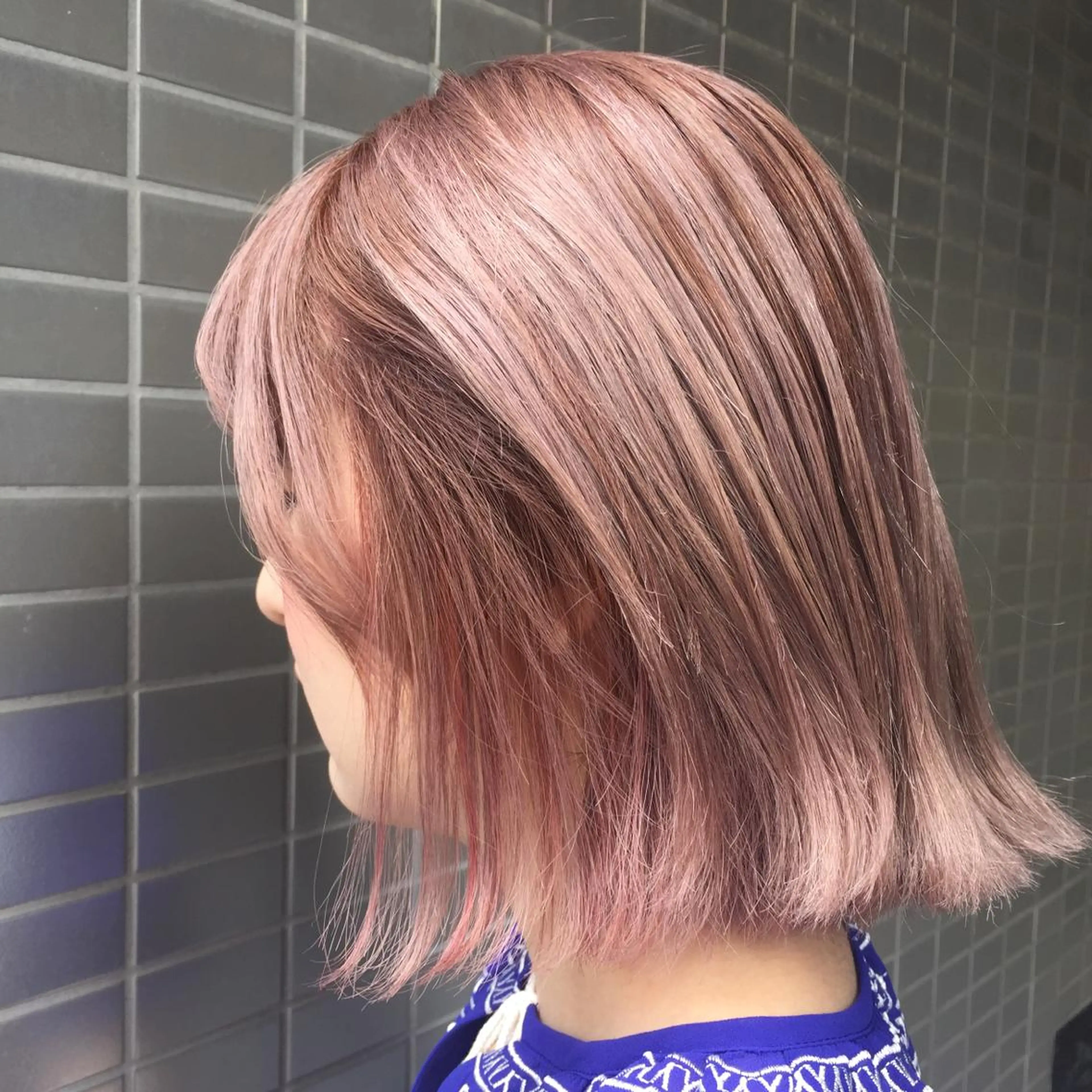 ミディアム カラー ブリーチ ハイライトカラー ピンクカラー ハイライト yuki🌼 Hip's decoのヘアスタイル