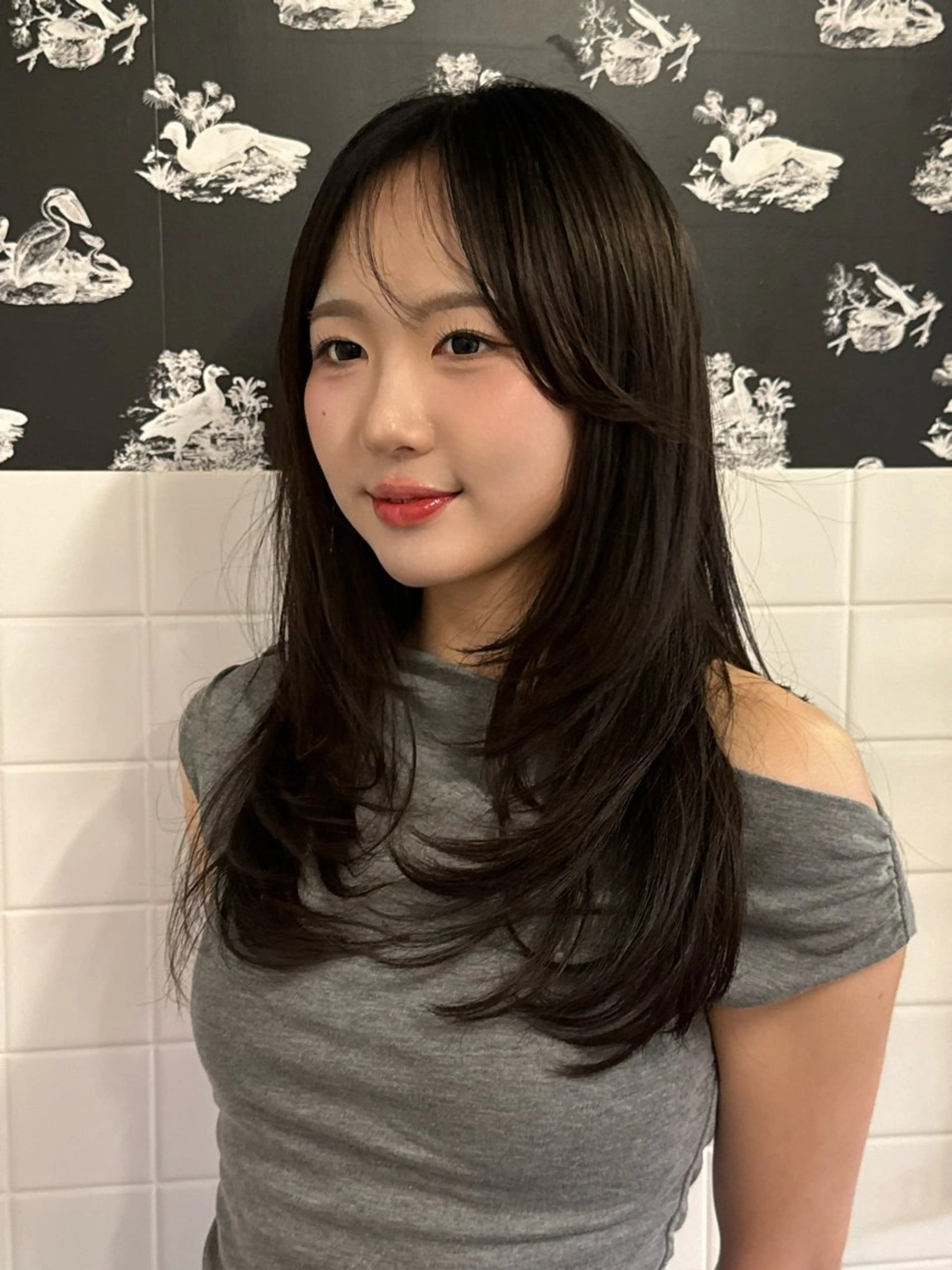 セミロング レイヤーカット 韓国レイヤー　 suzuのヘアスタイル