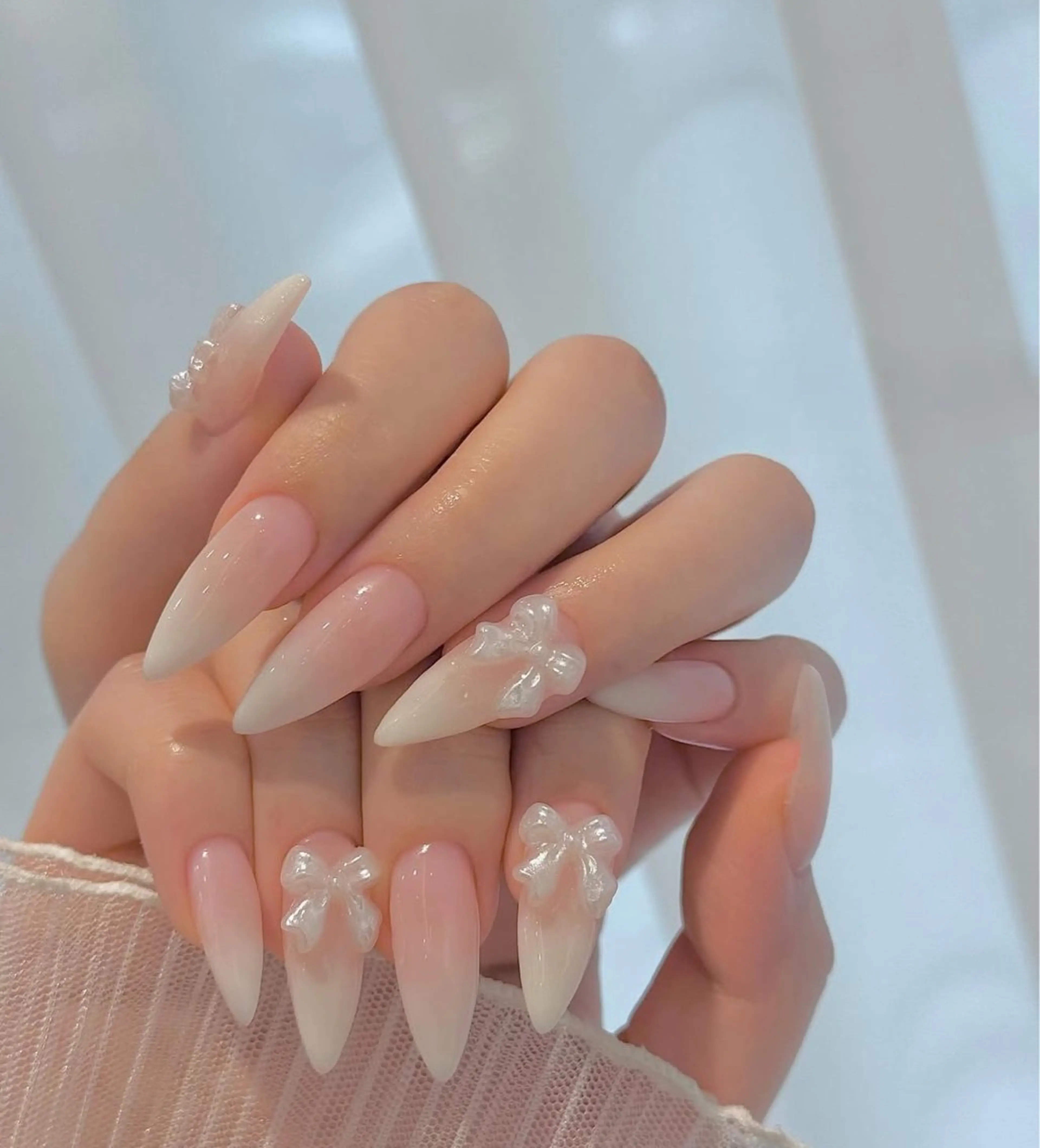 ネイル アニマル柄 オーロラネイル チークネイル フラッシュネイル ジェルネイル ハンドネイル Lyna 池袋のネイルデザイン